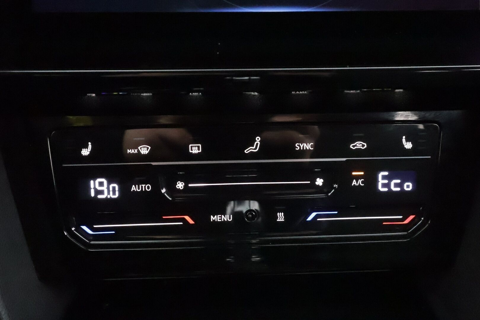 Volkswagen Arteon 2023 Shooting Brake R-Line Business eHybrid 160 kW DSG * ACC / HUD / P.kamera / Webasto / Koukku / Adapt.LED / Navi * - 1.Om Suomi-auto / Akku kuntotarkastettu SoH 97,3% / Kahdet renkaat aluvanteilla / Merkkihuollettu