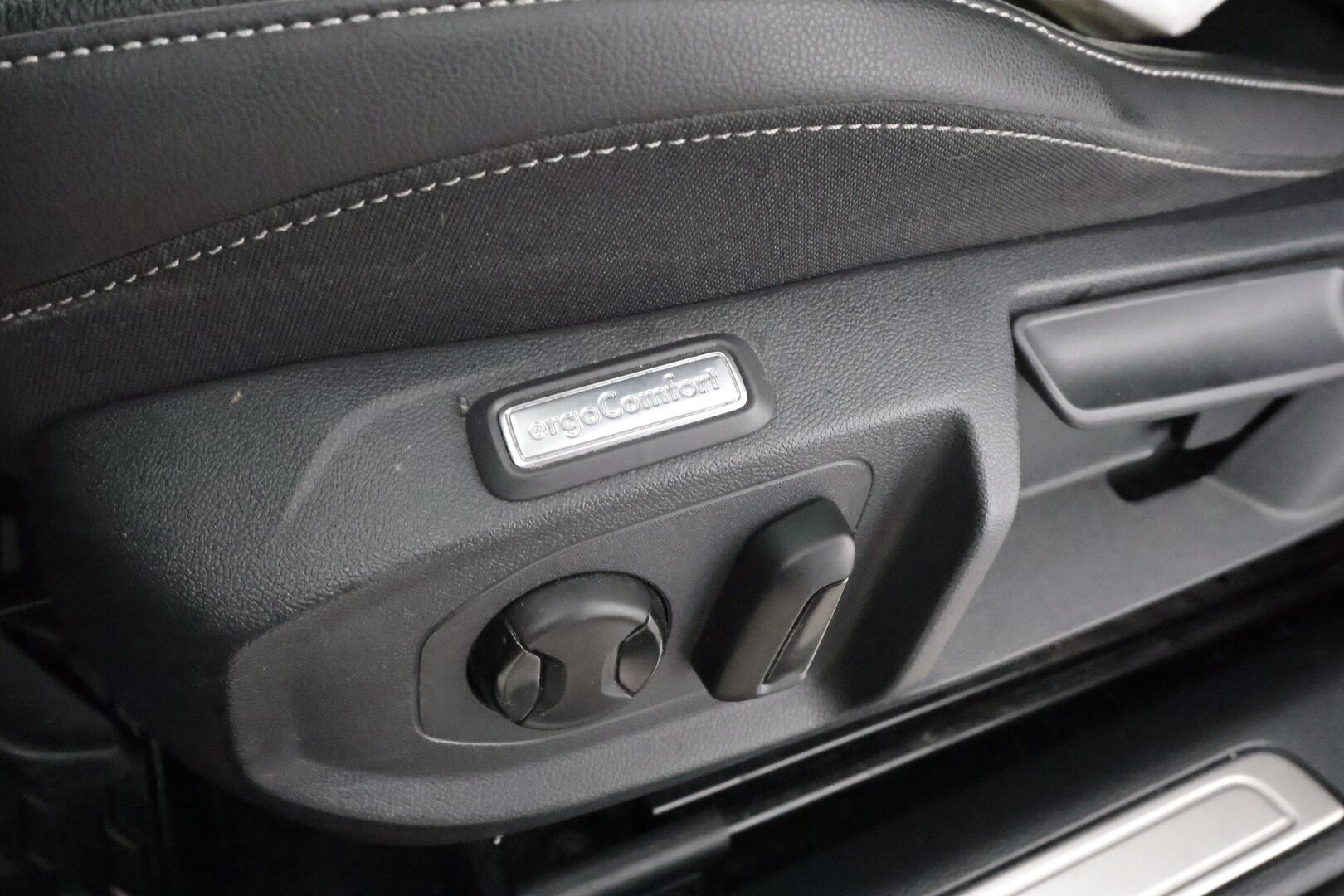 Volkswagen Arteon 2023 Shooting Brake R-Line Business eHybrid 160 kW DSG * ACC / HUD / P.kamera / Webasto / Koukku / Adapt.LED / Navi * - 1.Om Suomi-auto / Akku kuntotarkastettu SoH 97,3% / Kahdet renkaat aluvanteilla / Merkkihuollettu