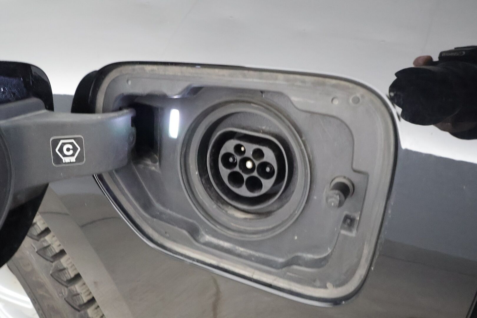 BMW 330 2023 G21 Touring 330e xDrive A Charged Edition * Vakkari / Lisälämmitin / Koukku / P.kamera / Sporttinahat / LED *