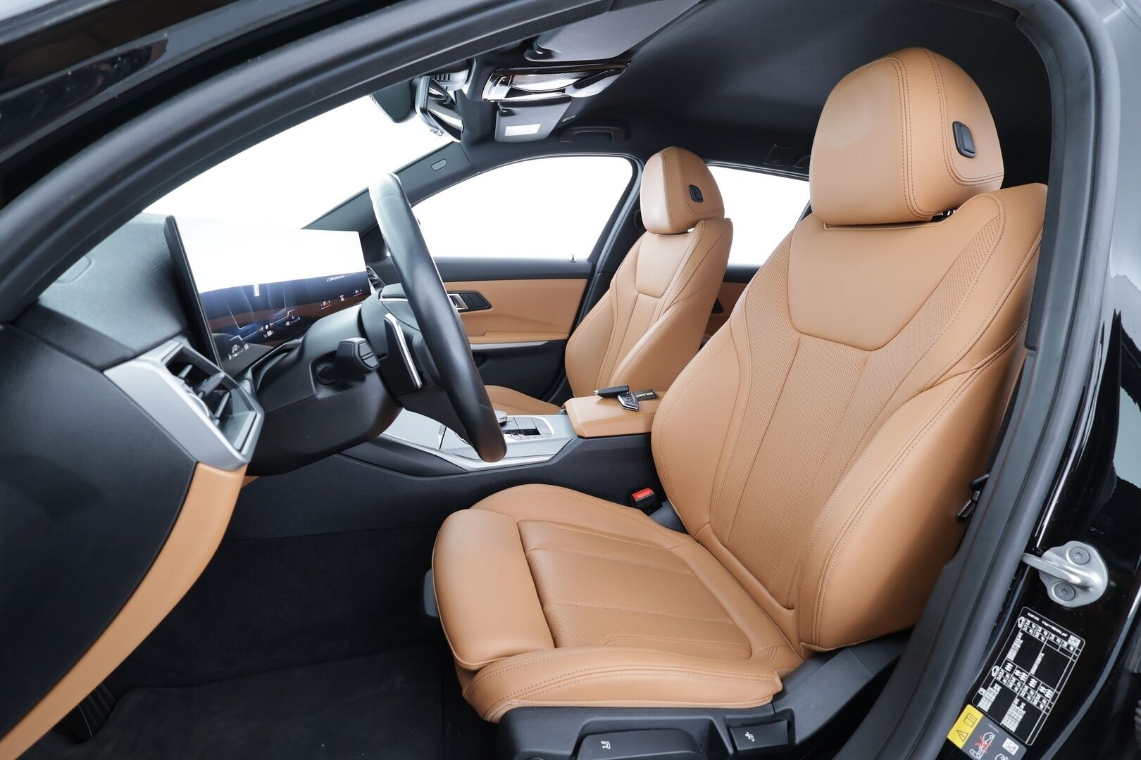 BMW 330 2023 G21 Touring 330e xDrive A Charged Edition * Nahkasisusta / Widescreen / Koukku / P.kamera / Sporttipenkit / LED * - 2X Renkaat & Vanteet - HULLUT AVAJAISHULINAT KORKOTARJOUS 3,29 %