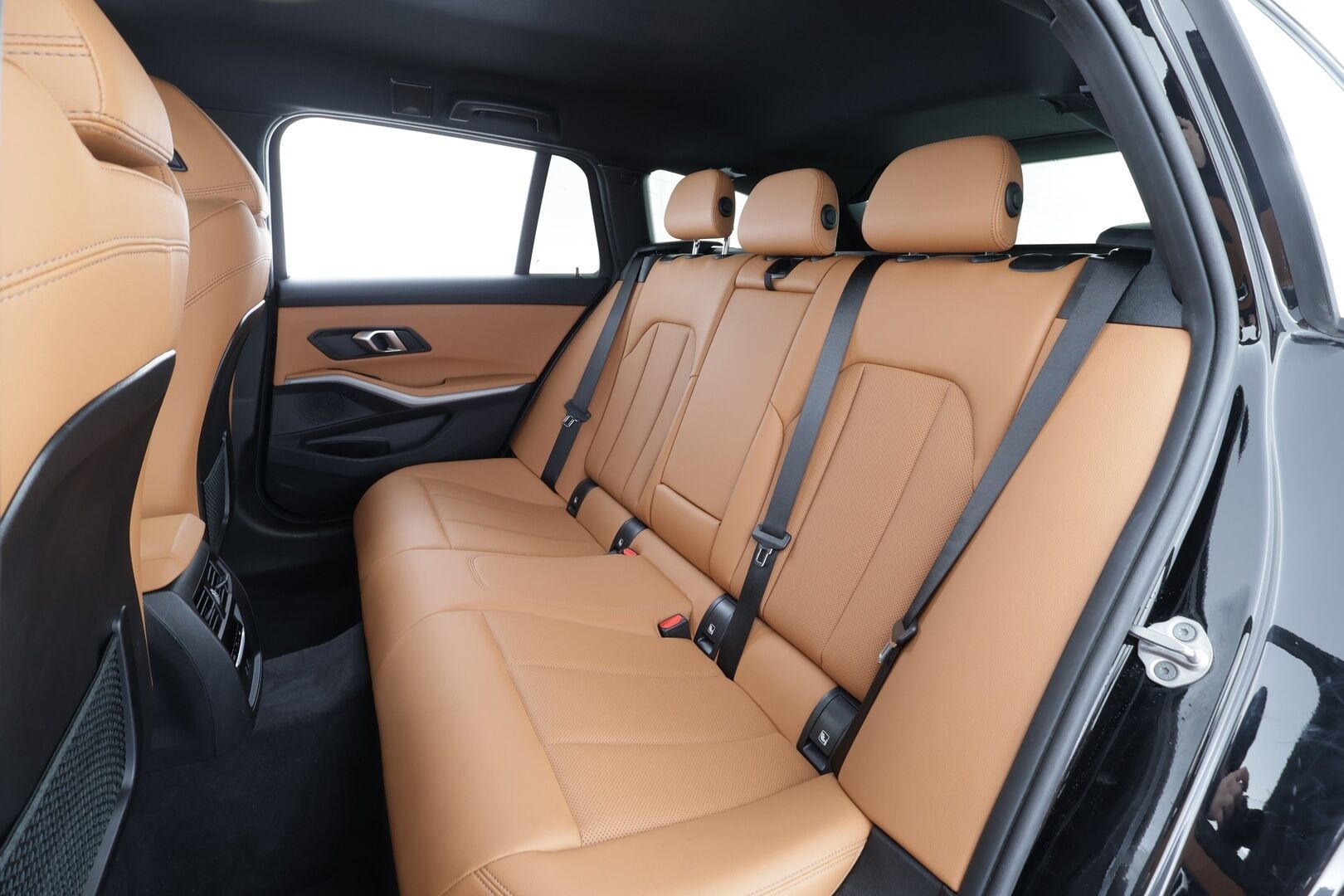 BMW 330 2023 G21 Touring 330e xDrive A Charged Edition * Vakkari / Lisälämmitin / Koukku / P.kamera / Sporttinahat / LED *