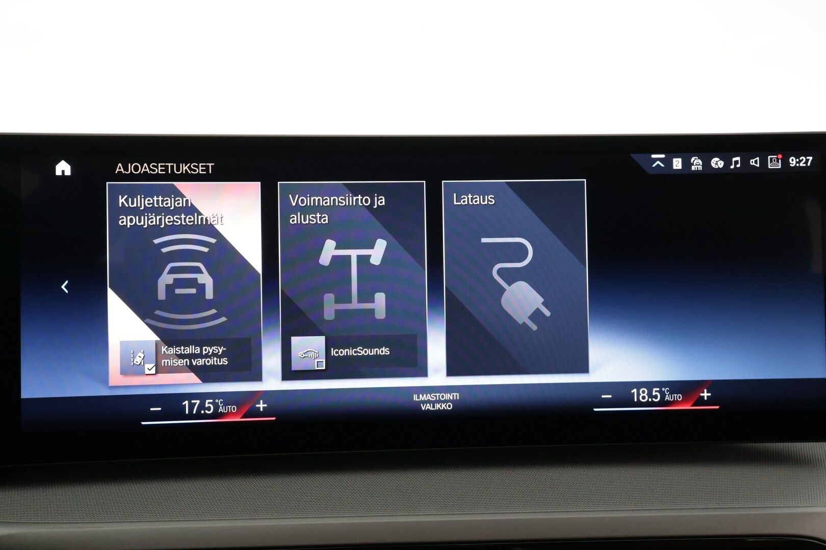 BMW 330 2023 G21 Touring 330e xDrive A Charged Edition * Nahkasisusta / Widescreen / Koukku / P.kamera / Sporttipenkit / LED * - 2X Renkaat & Vanteet - HULLUT AVAJAISHULINAT KORKOTARJOUS 3,29 %