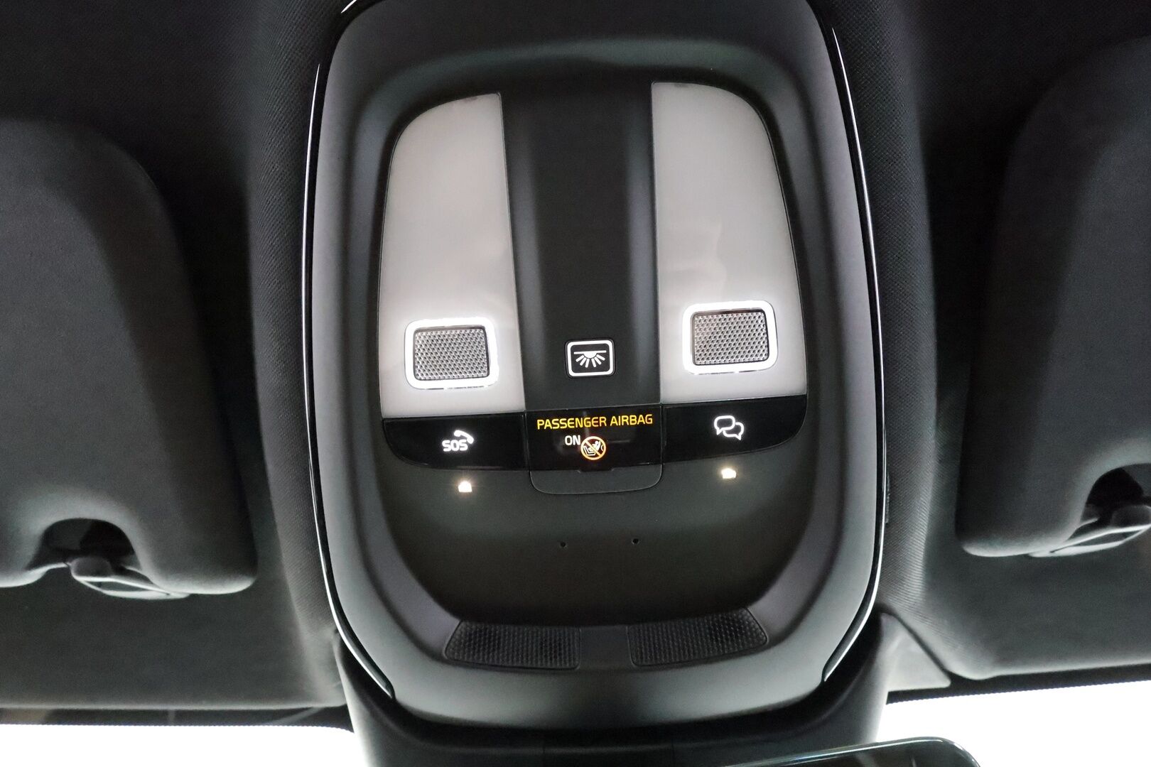 Volvo V60 2023 T6 AWD Long Range Plus Dark aut - | Koukku | ACC | Full-LED | P.Kamera | Sporttipenkit Muistilla | Navi | Kaistavahti | Keyless | HP Audio | 1-om Suomi-auto | 2x Latauskaapelit | Kahdet renkaat | Merkkihuollot |