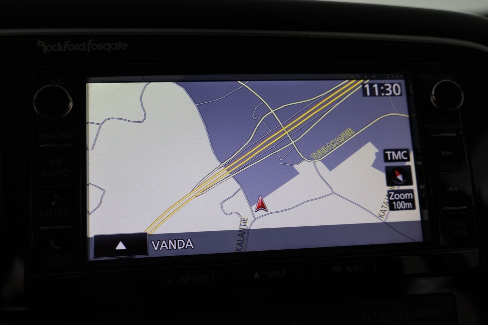 Mitsubishi Outlander 2016 2,0 MIVEC Instyle NAVI CVT 4WD 7P Business - | Vakkari | 7-paikkainen | Rehti bensa | Nahkasisusta | Navi | Bluetooth | Koukku