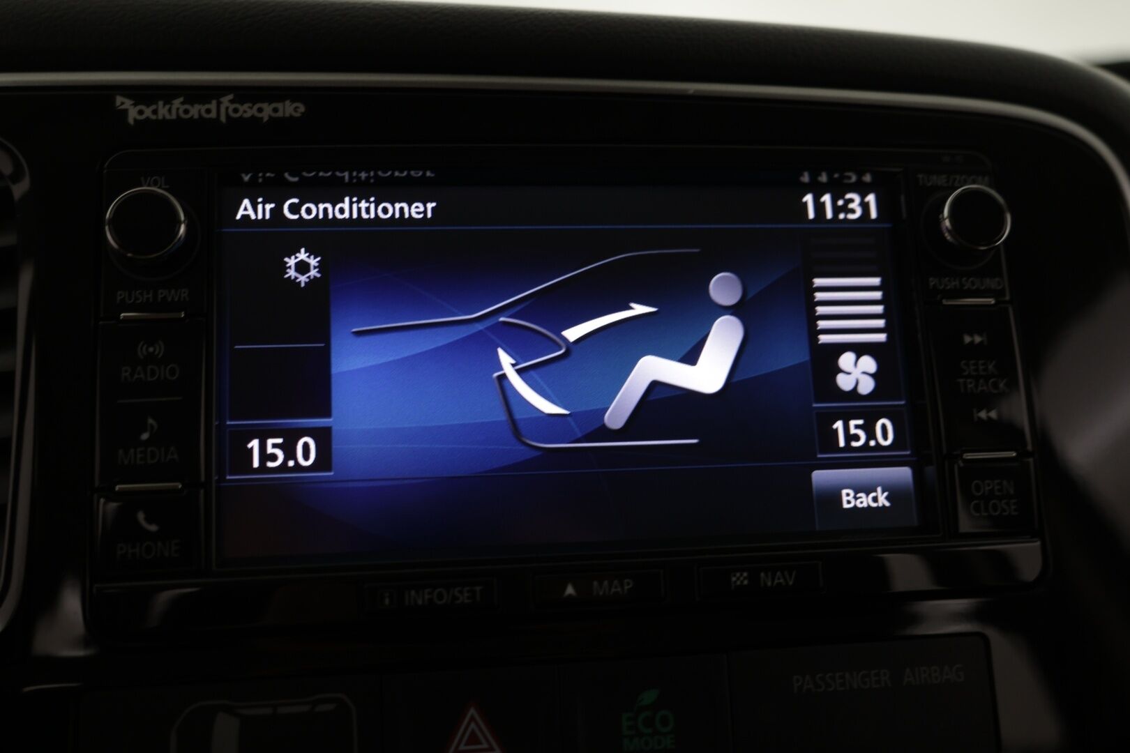 Mitsubishi Outlander 2016 2,0 MIVEC Instyle NAVI CVT 4WD 7P Business - | Vakkari | 7-paikkainen | Rehti bensa | Nahkasisusta | Navi | Bluetooth | Koukku