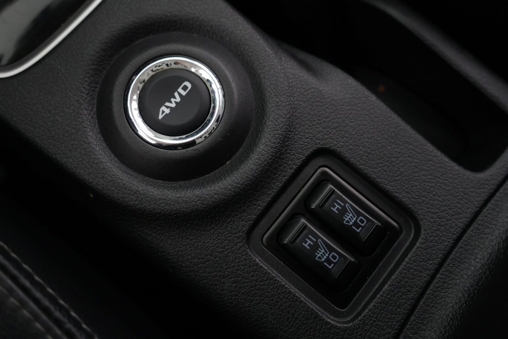 Mitsubishi Outlander 2016 2,0 MIVEC Instyle NAVI CVT 4WD 7P Business - | Vakkari | 7-paikkainen | Rehti bensa | Nahkasisusta | Navi | Bluetooth | Koukku