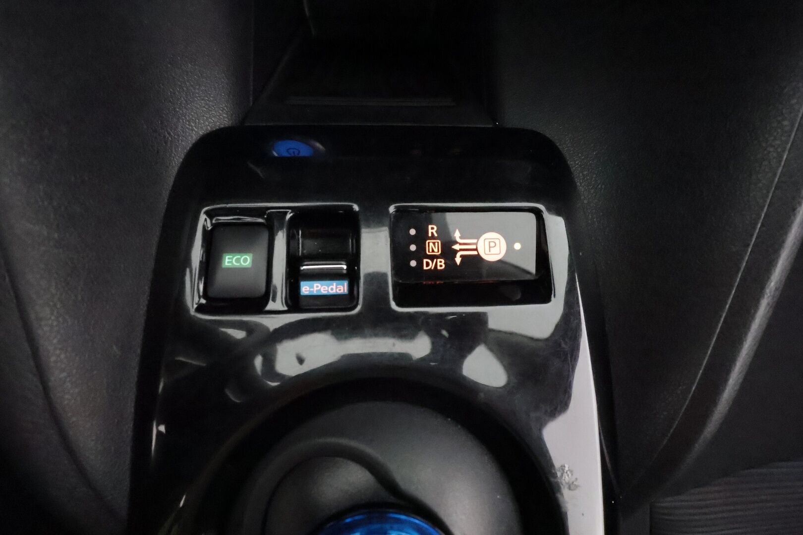 Nissan Leaf 2023 62kWh N-Connecta *ALV* 1-Om Suomi auto / Facelift / Adapt.vakkari / 360 kamera / Akku kuntotarkastettu / Keyless / Apple&android