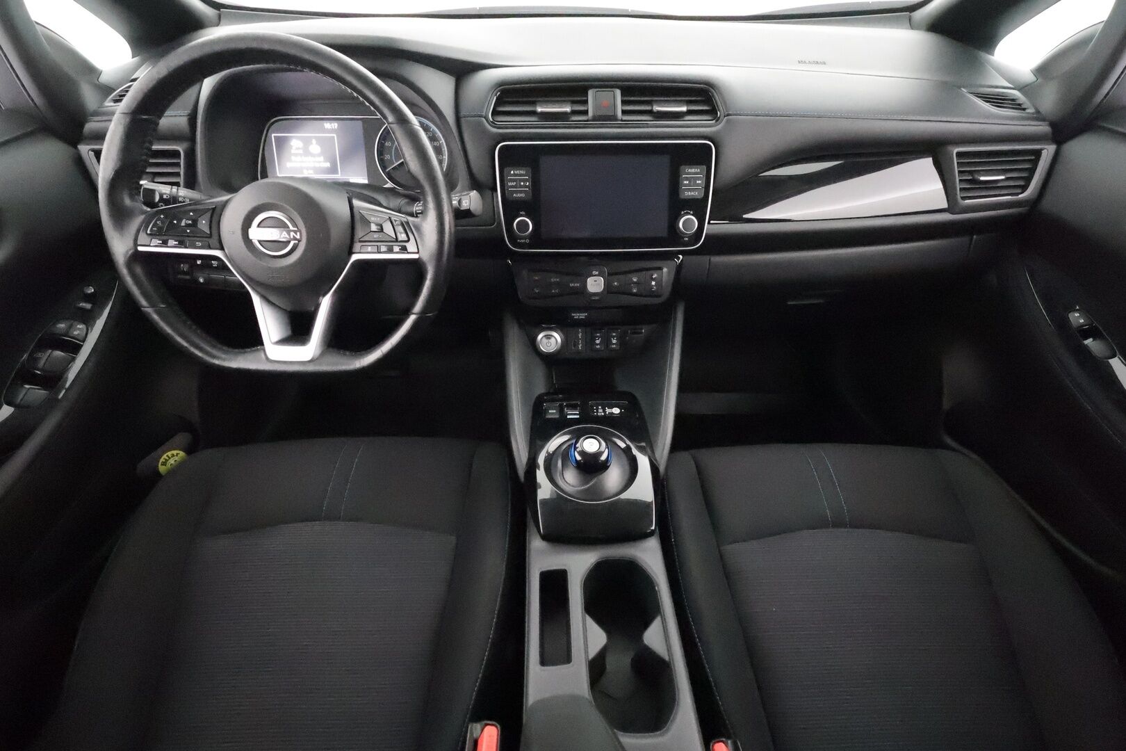 Nissan Leaf 2023 e+ N-Connecta 62 kWh - 1Om Suomiauto / Adapt.Vakkari / 360-Kamera / KeylessGo / Navi / BLIS / Merkkihuollot / LED / Ratinlämmitys / 2x Hyvät renkaat aluvantein!