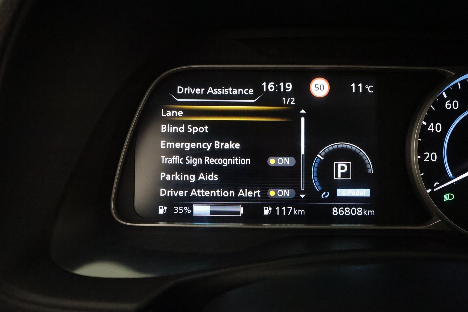 Nissan Leaf 2023 e+ N-Connecta 62 kWh - 1Om Suomiauto / Adapt.Vakkari / 360-Kamera / KeylessGo / Navi / BLIS / Merkkihuollot / LED / Ratinlämmitys / 2x Hyvät renkaat aluvantein!