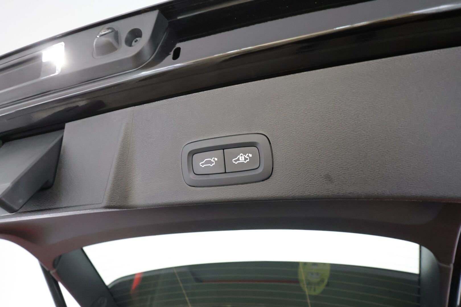 Volvo XC40 2023 Recharge Single Plus aut - | ACC | ILP | Koukku | BLIS | Muistipenkki | P.Kamera | Navi / LED | Keyless | Ratinlämmitin | 1.Om Suomi-auto | Kahdet renkaat aluvanteilla | Merkkihuollettu |