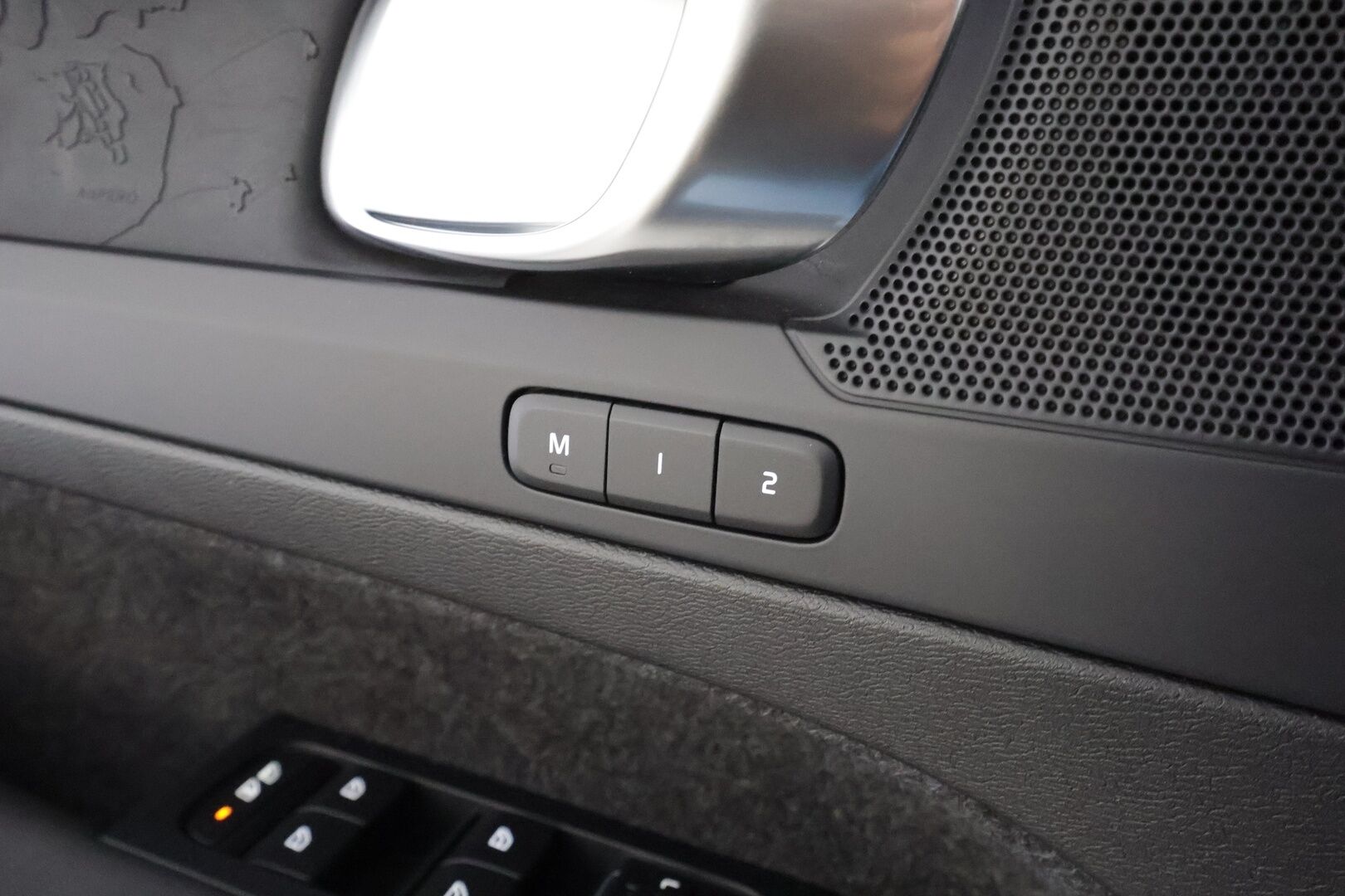 Volvo XC40 2023 Recharge Single Plus aut - | ACC | ILP | Koukku | BLIS | Muistipenkki | P.Kamera | Navi / LED | Keyless | Ratinlämmitin | 1.Om Suomi-auto | Kahdet renkaat aluvanteilla | Merkkihuollettu |