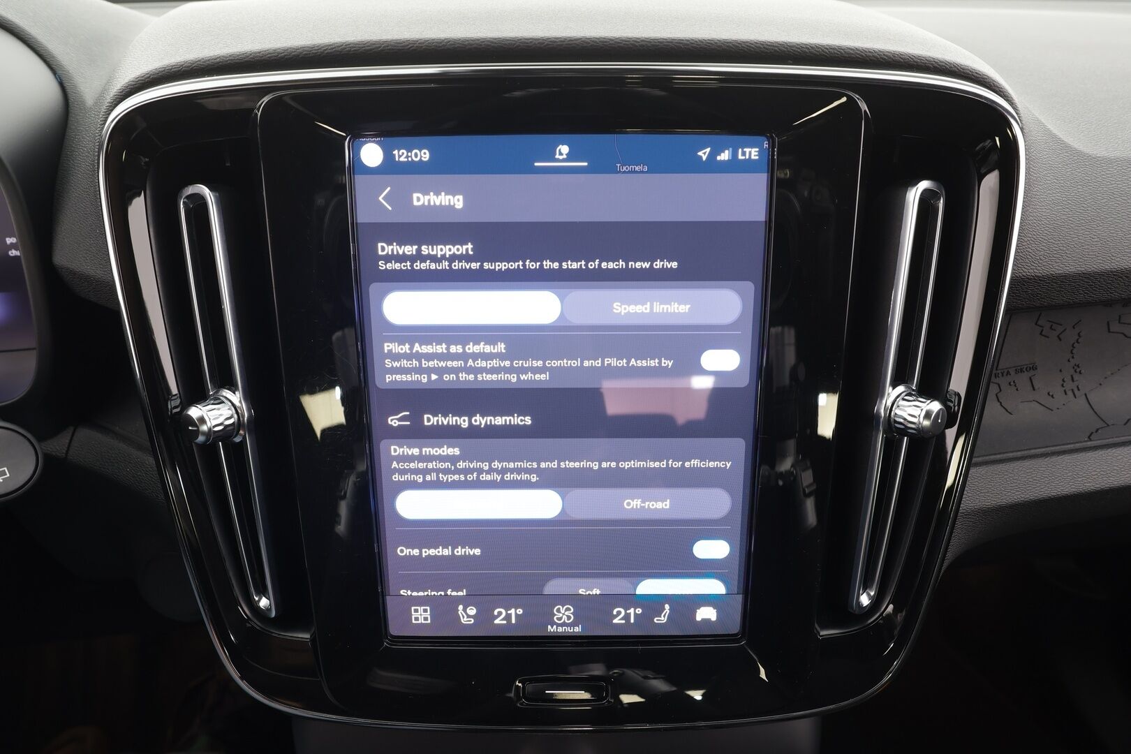Volvo XC40 2023 Recharge Single Plus aut - | ACC | ILP | Koukku | BLIS | Muistipenkki | P.Kamera | Navi / LED | Keyless | Ratinlämmitin | 1.Om Suomi-auto | Kahdet renkaat aluvanteilla | Merkkihuollettu |