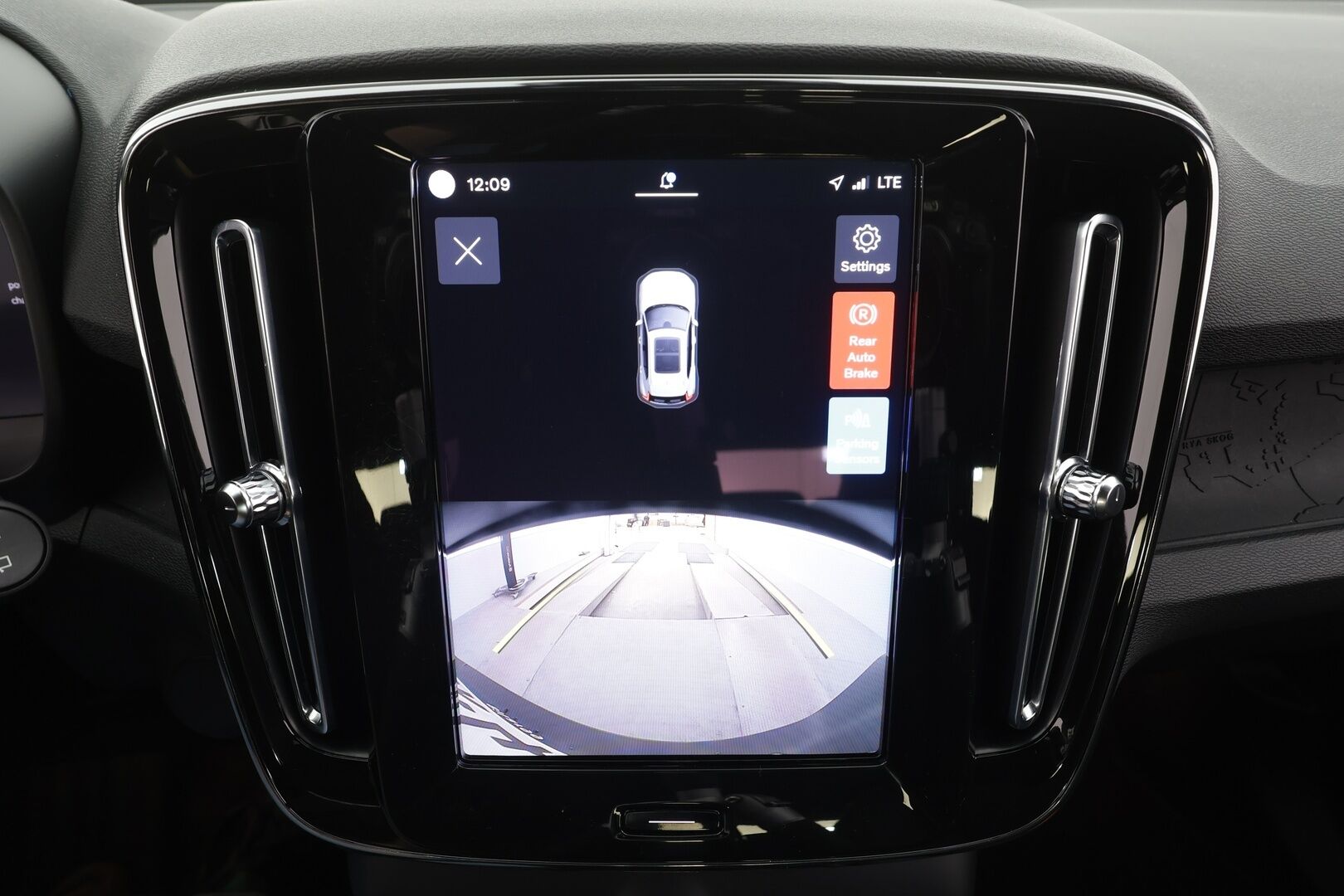Volvo XC40 2023 Recharge Single Plus aut - | ACC | ILP | Koukku | BLIS | Muistipenkki | P.Kamera | Navi / LED | Keyless | Ratinlämmitin | 1.Om Suomi-auto | Kahdet renkaat aluvanteilla | Merkkihuollettu |