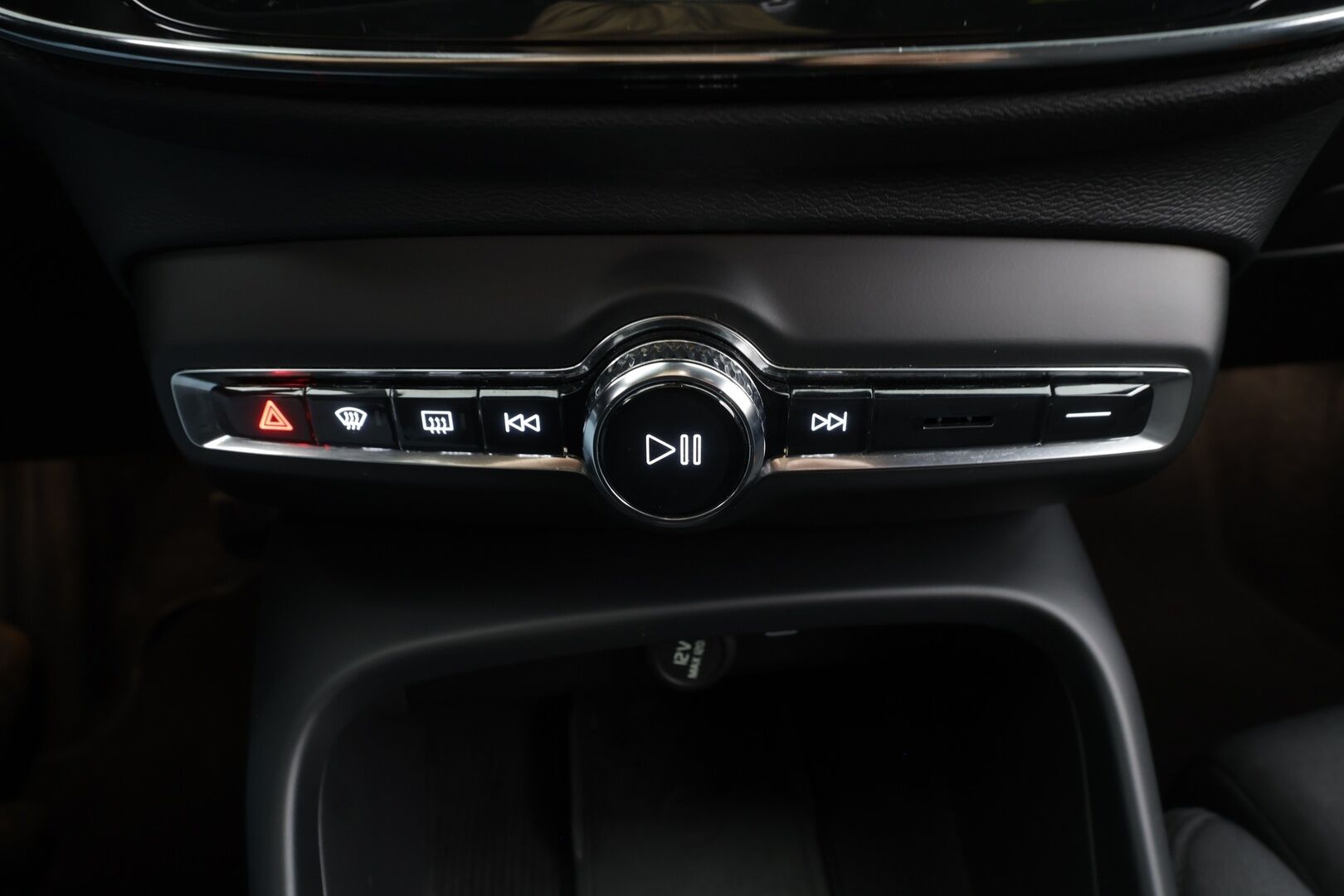 Volvo XC40 2023 Recharge Single Plus aut - | ACC | ILP | Koukku | BLIS | Muistipenkki | P.Kamera | Navi / LED | Keyless | Ratinlämmitin | 1.Om Suomi-auto | Kahdet renkaat aluvanteilla | Merkkihuollettu |