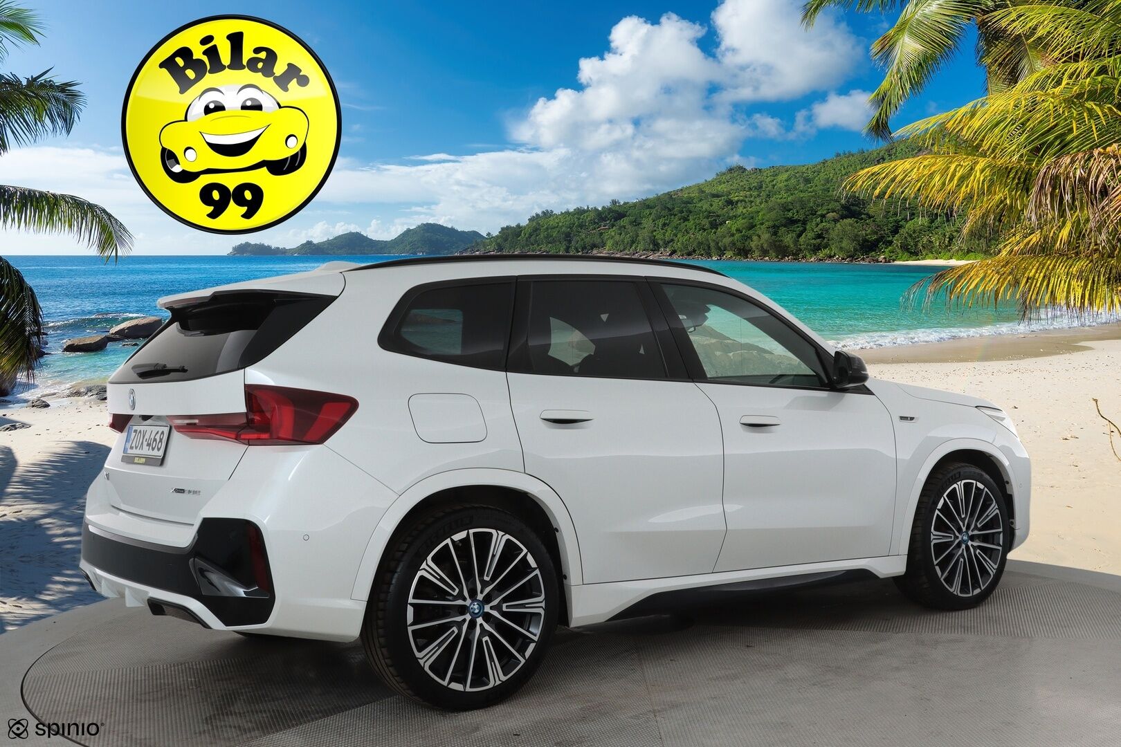 BMW X1 2023 U11 30e xDrive Charged Edition M Sport **Koukku / P.kamera / LED-valot / Harman/Kardon / Hierova Sportpenkki Muistilla** - 3,99 % KORKOTARJOUS TÄHÄN AUTOON - 1-om Suomi-auto / 2x Latauskaapelit / Kahdet Renkaat