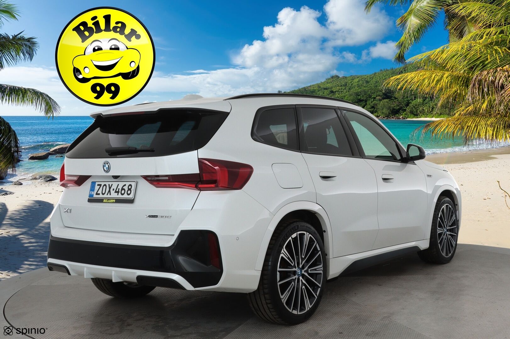BMW X1 2023 U11 30e xDrive Charged Edition M Sport **Koukku / P.kamera / LED-valot / Harman/Kardon / Hierova Sportpenkki Muistilla** - 3,99 % KORKOTARJOUS TÄHÄN AUTOON - 1-om Suomi-auto / 2x Latauskaapelit / Kahdet Renkaat