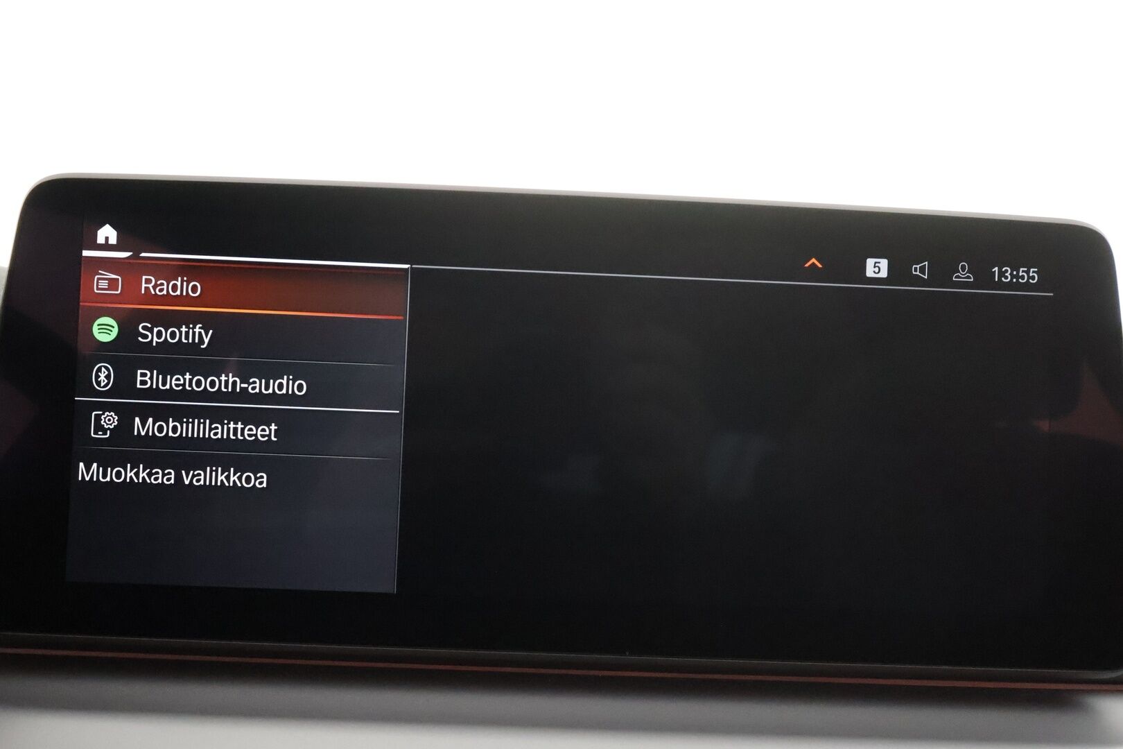 BMW 520 2023 G31 Touring 520d A xDrive MHEV * Webasto / Koukku / ACC / Adapt.LED / P.kamera / Sportnahat * - 1-om Suomi-auto / Kahdet renkaat aluvanteilla / Merkkihuollot