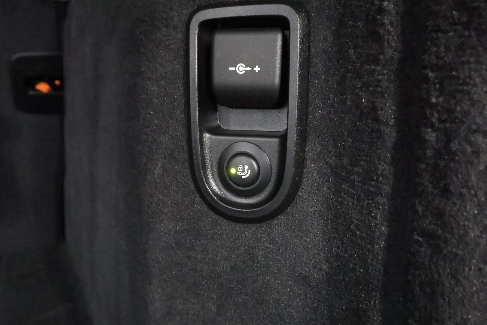 BMW 520 2023 G31 Touring 520d A xDrive MHEV * Webasto / Koukku / ACC / Adapt.LED / P.kamera / Sportnahat * - 1-om Suomi-auto / Kahdet renkaat aluvanteilla / Merkkihuollot