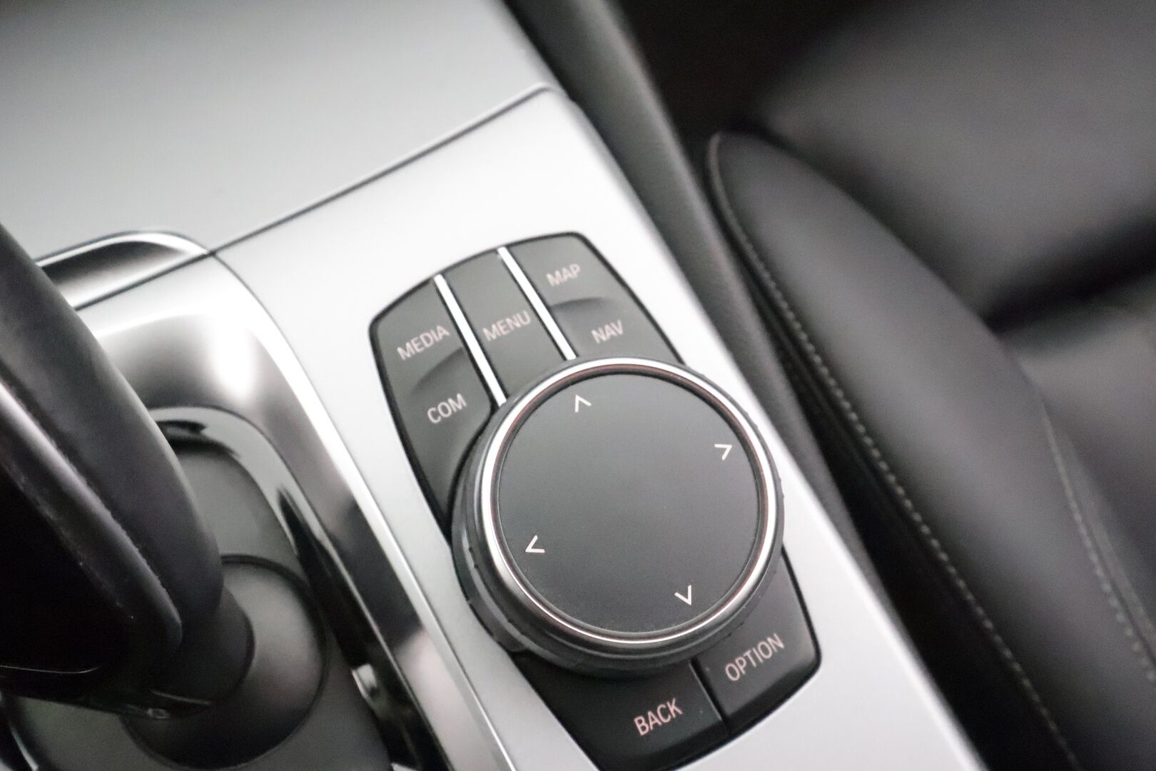 BMW 520 2023 G31 Touring 520d A xDrive MHEV * Webasto / Koukku / ACC / Adapt.LED / P.kamera / Sportnahat * - 1-om Suomi-auto / Kahdet renkaat aluvanteilla / Merkkihuollot