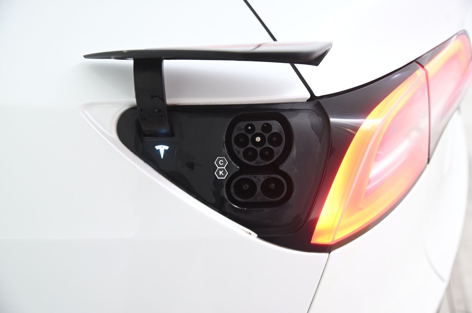 Tesla Model Y 2022 Dual Motor Long Range - Long Range - | ILP | Matrix-Led | Lasikatto | ACC | Premium audio | Sähkönahat