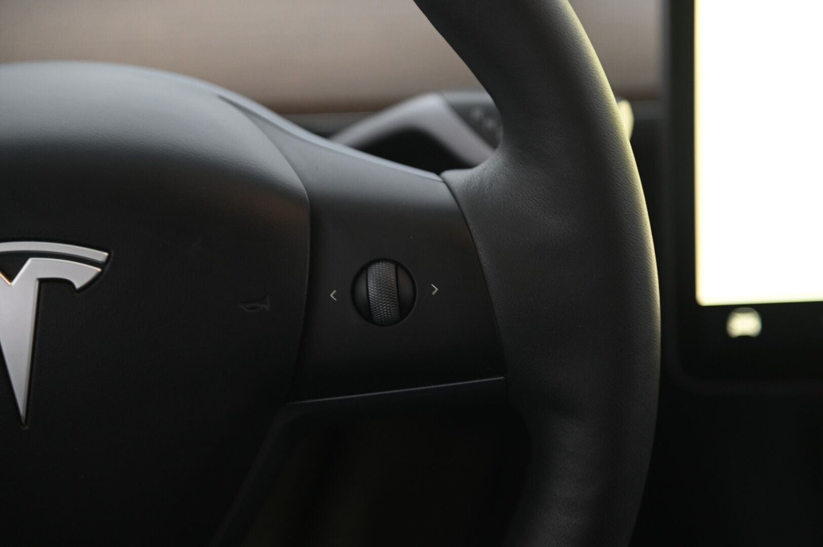 Tesla Model Y 2022 Dual Motor Long Range - Long Range - | ILP | Matrix-Led | Lasikatto | ACC | Premium audio | Sähkönahat