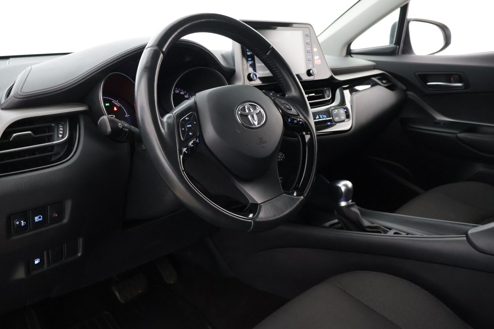 Toyota C-HR 2022 1,8 Hybrid Active * ACC / P.Kamera / LED / Kaistavahti * - Merkkihuollettu / 2x Renkaat & Vanteet / Seuraava katsastus 12/2027