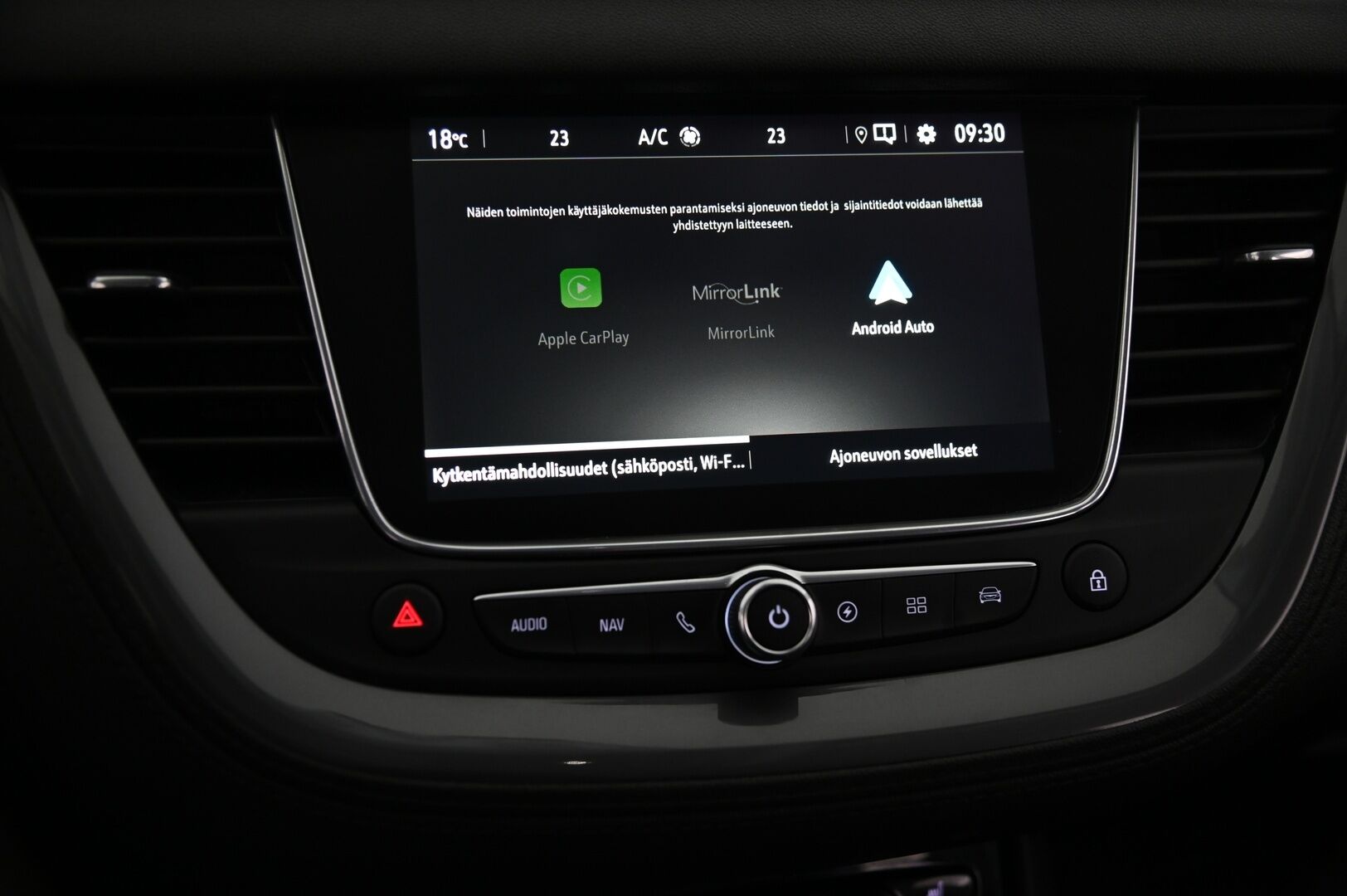 Opel Grandland 2020 Innovation 300 PHEV AWD A8*Koukku / Lämmitettävä tuulilasi / Vakkari / Blis / Kessy / Navi* - *Juuri saapunut! / P-Kamera / Tutkat / LED-valot / S-luukku / 2X renkaat*