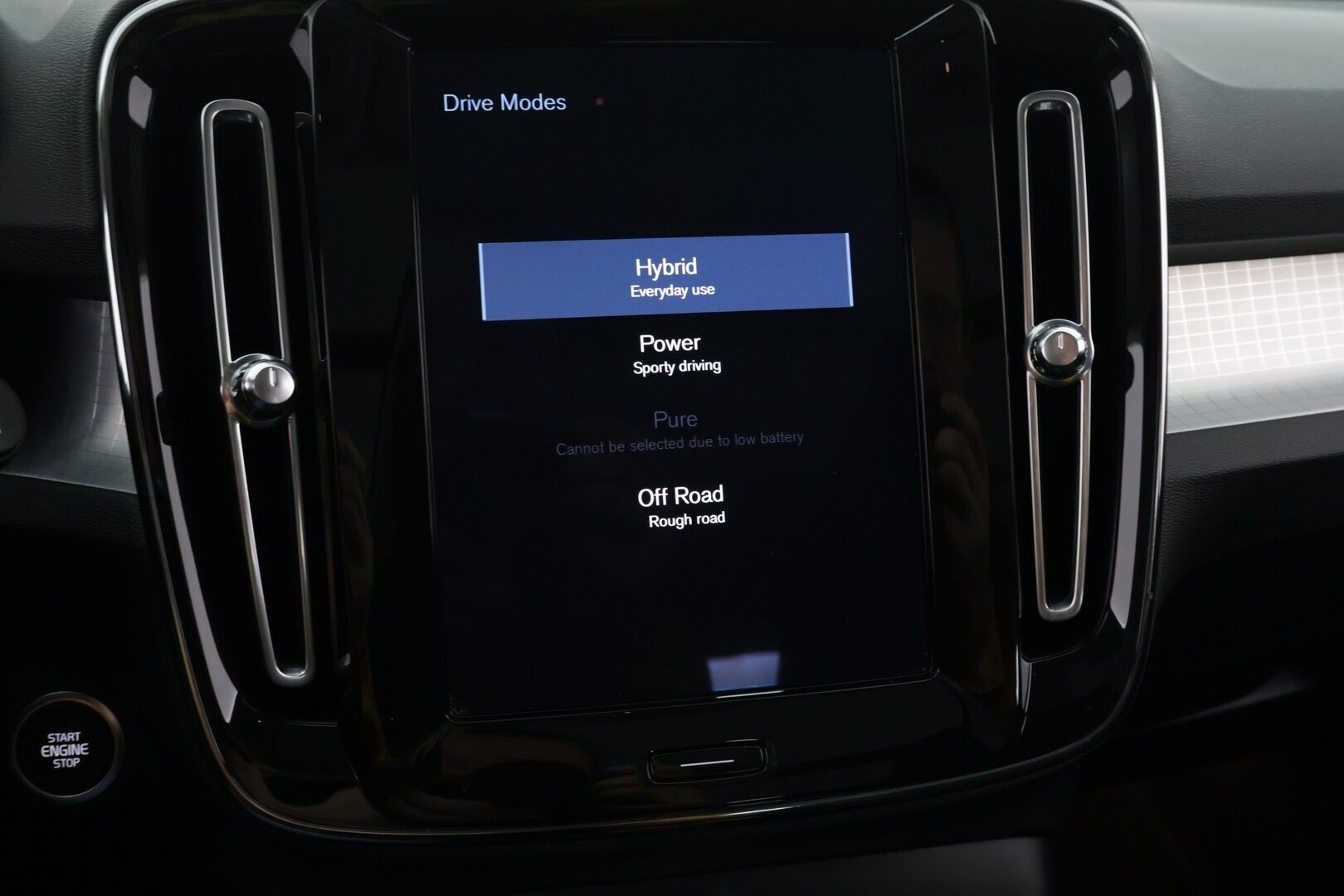 Volvo XC40 2022 T4 TwE Business Inscription aut *Panoramakatto/ Pienet kilsat / Vakkari - Huippusiisti / Hyvin pidetty / Kattavasti varusteltu!