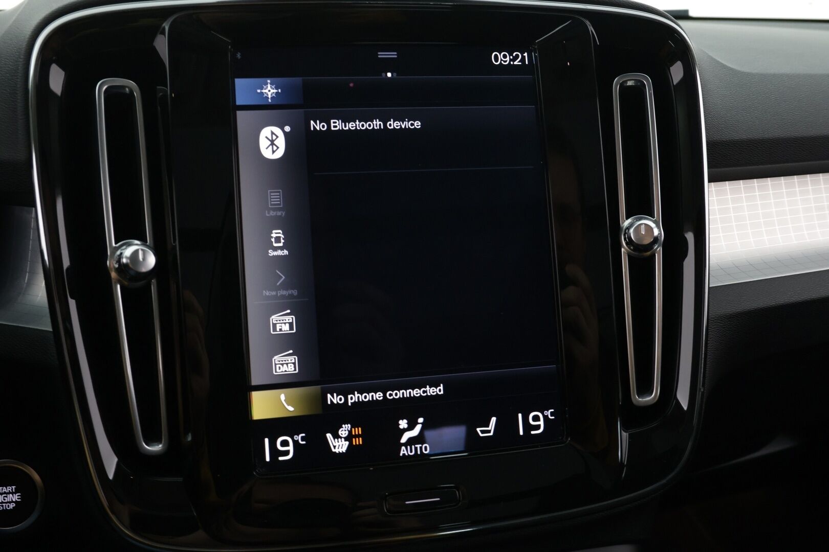 Volvo XC40 2022 T4 TwE Business Inscription aut *Panoramakatto/ Pienet kilsat / Vakkari - Huippusiisti / Hyvin pidetty / Kattavasti varusteltu!