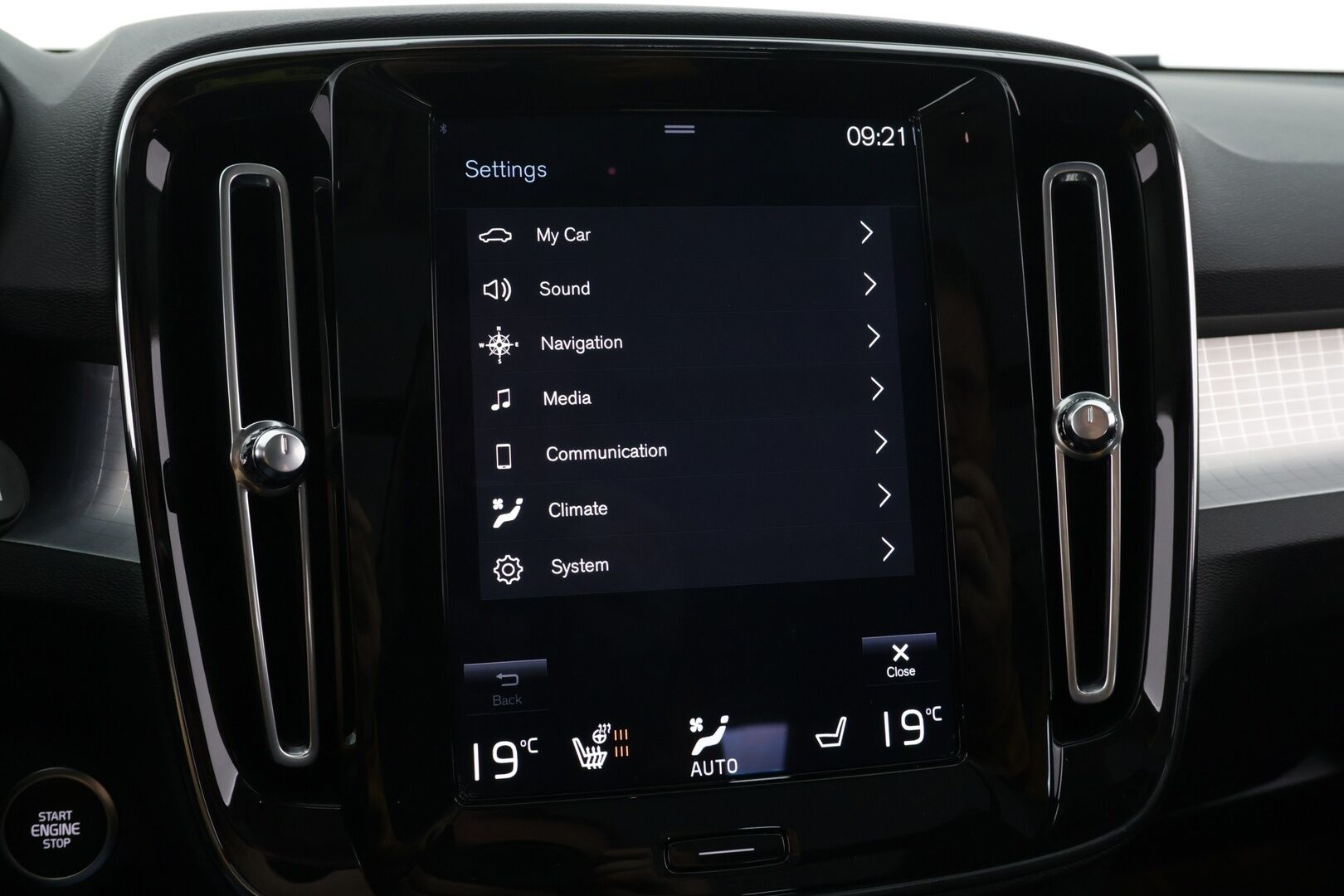 Volvo XC40 2022 T4 TwE Business Inscription aut *Panoramakatto/ Pienet kilsat / Vakkari - Huippusiisti / Hyvin pidetty / Kattavasti varusteltu!