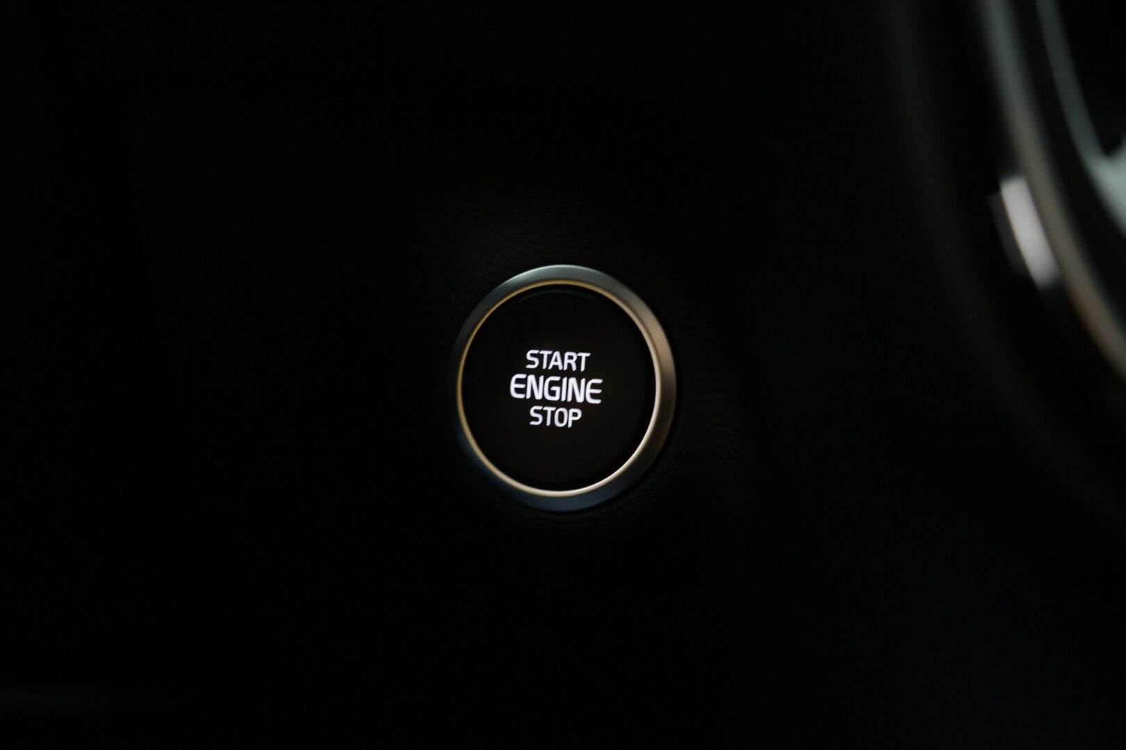 Volvo XC40 2022 T4 TwE Business Inscription aut *Panoramakatto/ Pienet kilsat / Vakkari - Huippusiisti / Hyvin pidetty / Kattavasti varusteltu!