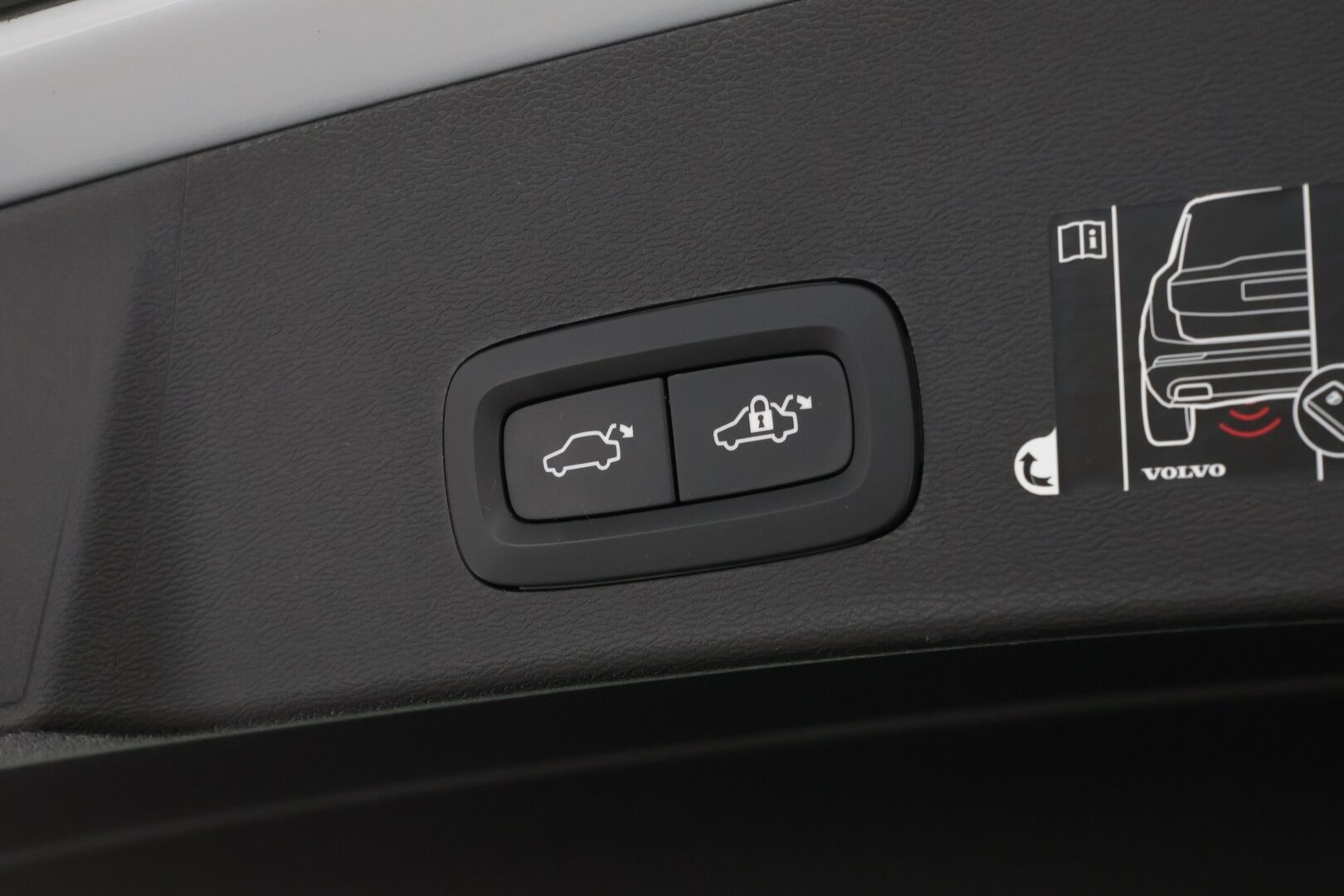 Volvo XC40 2022 T4 TwE Business Inscription aut *Panoramakatto/ Pienet kilsat / Vakkari - Huippusiisti / Hyvin pidetty / Kattavasti varusteltu!