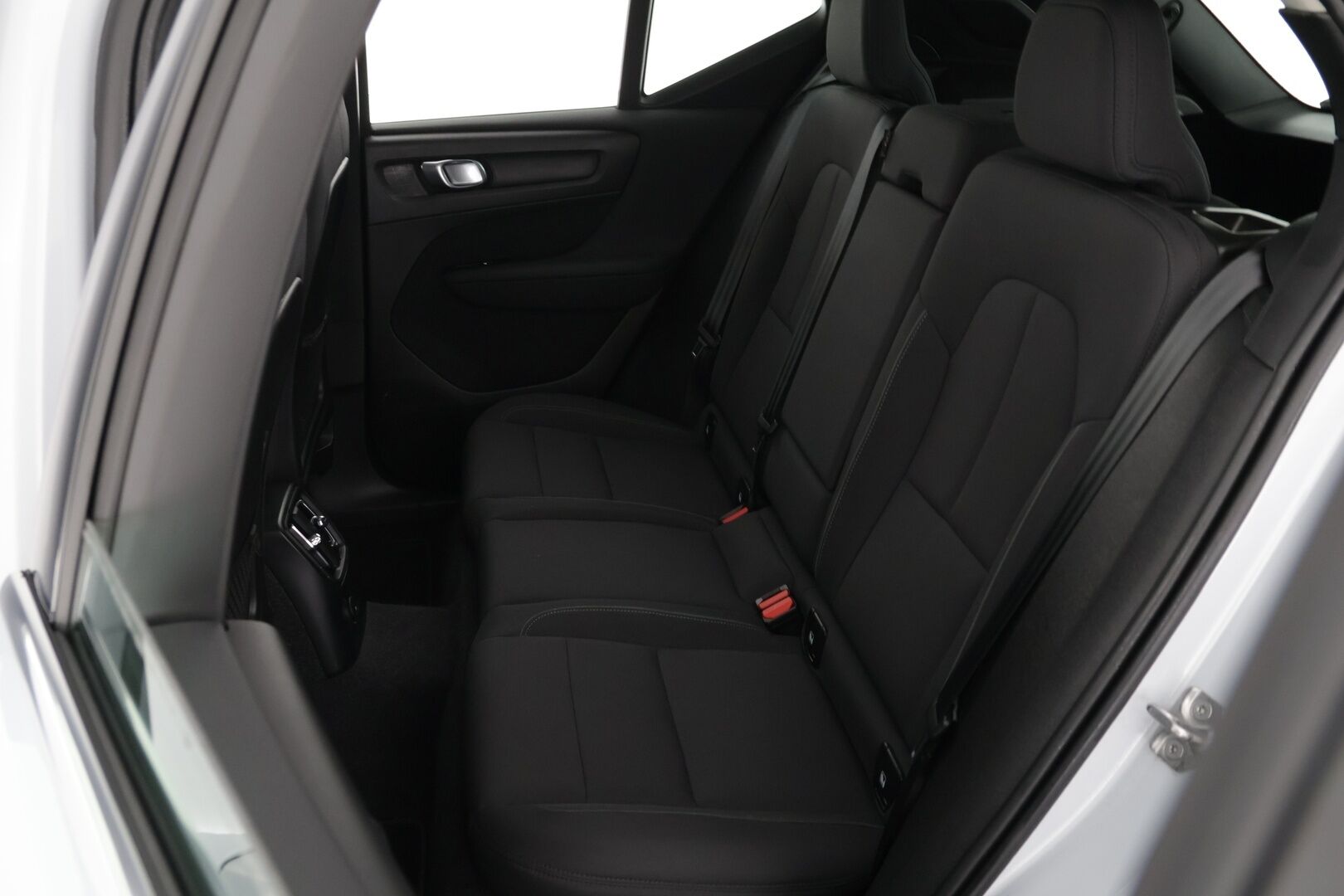 Volvo XC40 2022 T4 TwE Business Inscription aut *Panoramakatto/ Pienet kilsat / Vakkari - Huippusiisti / Hyvin pidetty / Kattavasti varusteltu!