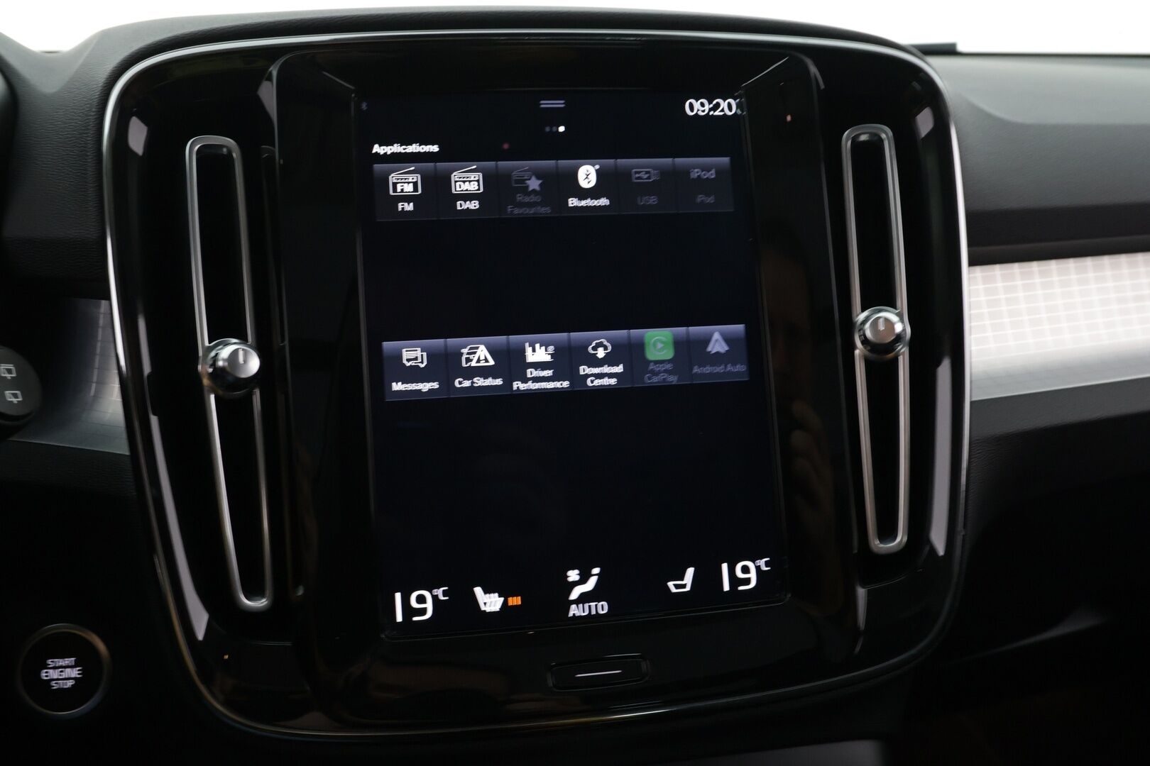 Volvo XC40 2022 T4 TwE Business Inscription aut *Panoramakatto/ Pienet kilsat / Vakkari - Huippusiisti / Hyvin pidetty / Kattavasti varusteltu!