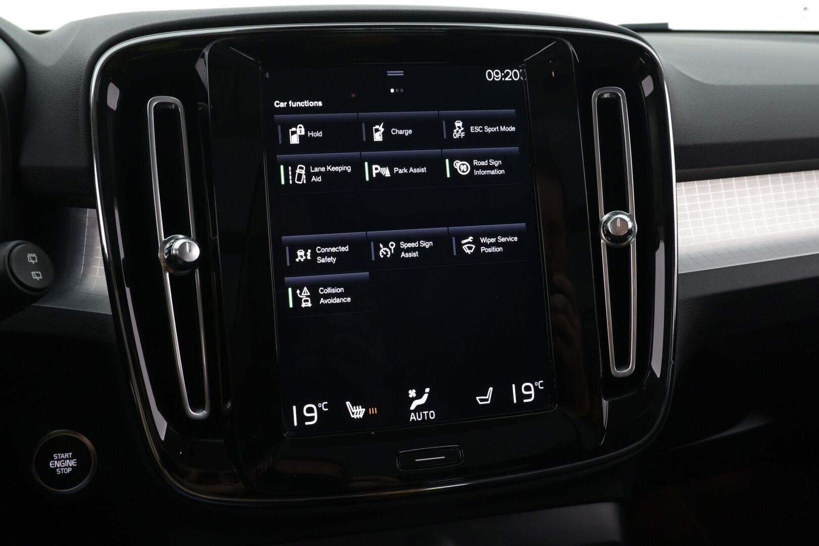 Volvo XC40 2022 T4 TwE Business Inscription aut *Panoramakatto/ Pienet kilsat / Vakkari - Huippusiisti / Hyvin pidetty / Kattavasti varusteltu!