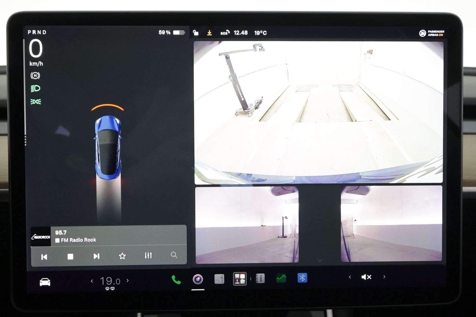 Tesla Model 3 2019 Standard Range Plus - | Lasikatto | ACC | LED | P.Kamera | Muistipenkki | Premium Speakers | Navi | Kaistavahti | Keyless | Nahkaverhoilu | 2x Latauskaapelit | Kahdet renkaat |