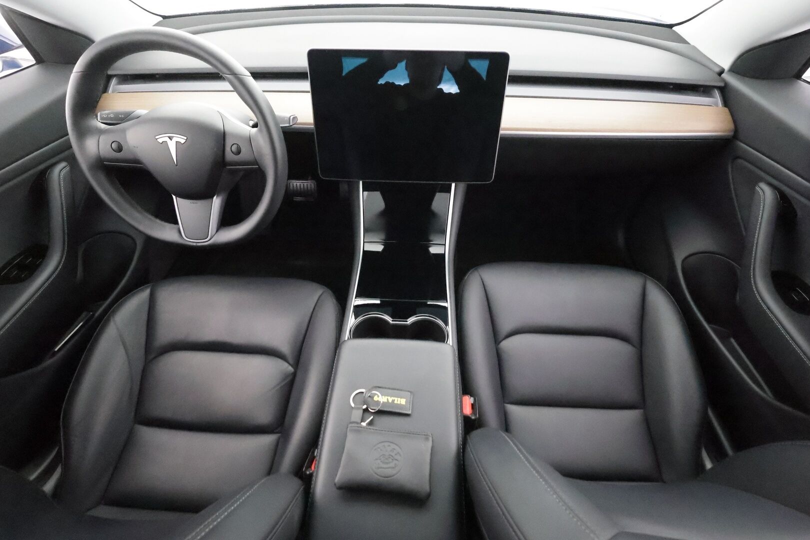 Tesla Model 3 2019 Standard Range Plus - | Lasikatto | ACC | LED | P.Kamera | Muistipenkki | Premium Speakers | Navi | Kaistavahti | Keyless | Nahkaverhoilu | 2x Latauskaapelit | Kahdet renkaat |