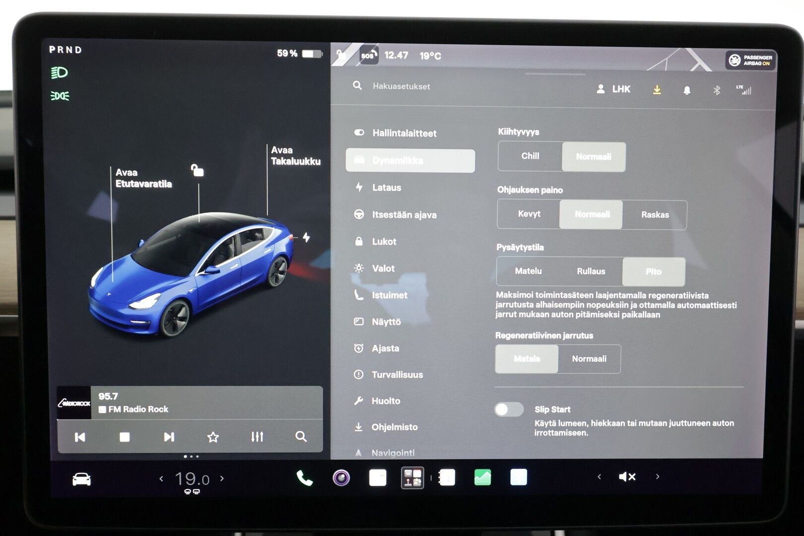 Tesla Model 3 2019 Standard Range Plus - | Lasikatto | ACC | LED | P.Kamera | Muistipenkki | Premium Speakers | Navi | Kaistavahti | Keyless | Nahkaverhoilu | 2x Latauskaapelit | Kahdet renkaat |