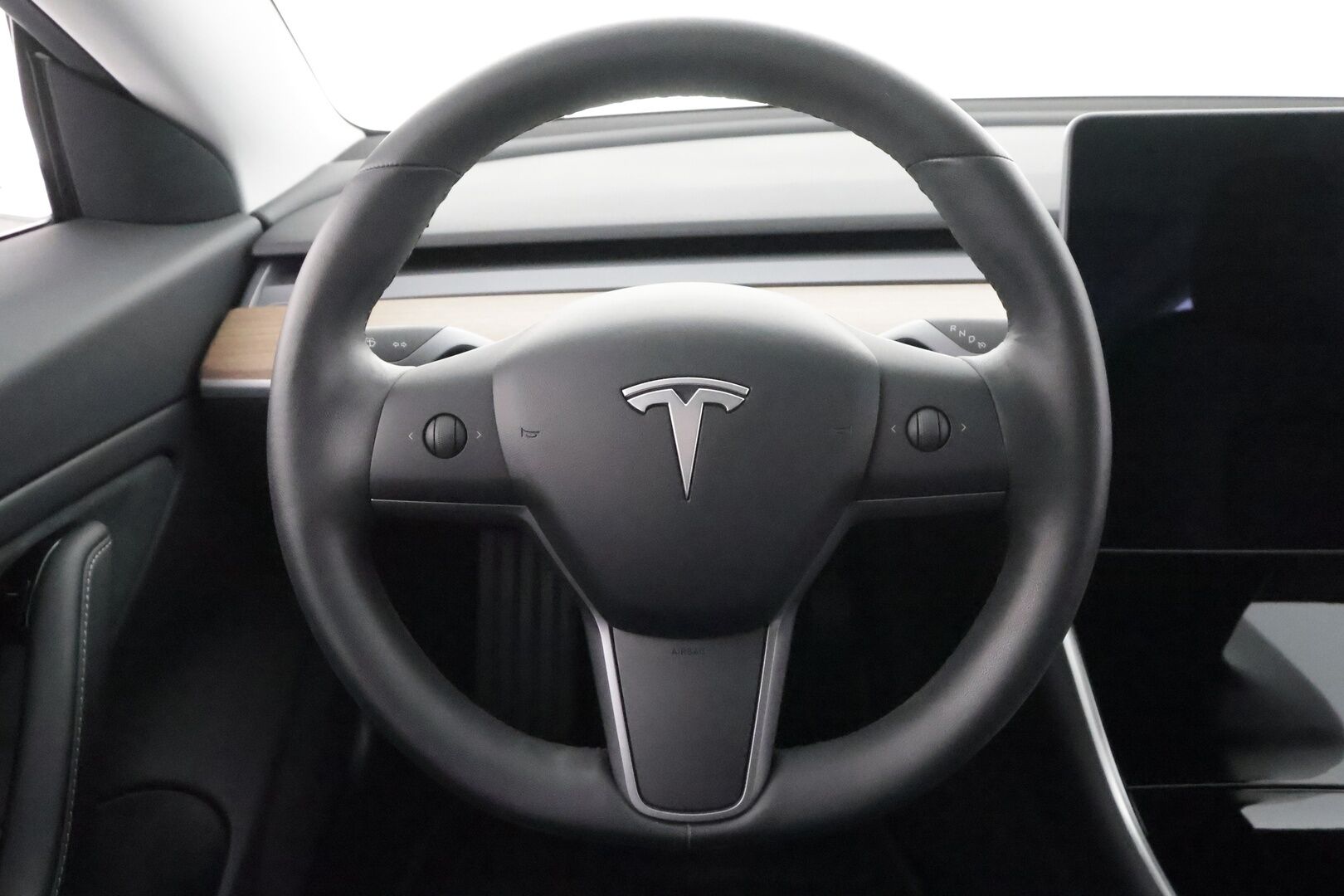 Tesla Model 3 2019 Standard Range Plus - | Lasikatto | ACC | LED | P.Kamera | Muistipenkki | Premium Speakers | Navi | Kaistavahti | Keyless | Nahkaverhoilu | 2x Latauskaapelit | Kahdet renkaat |