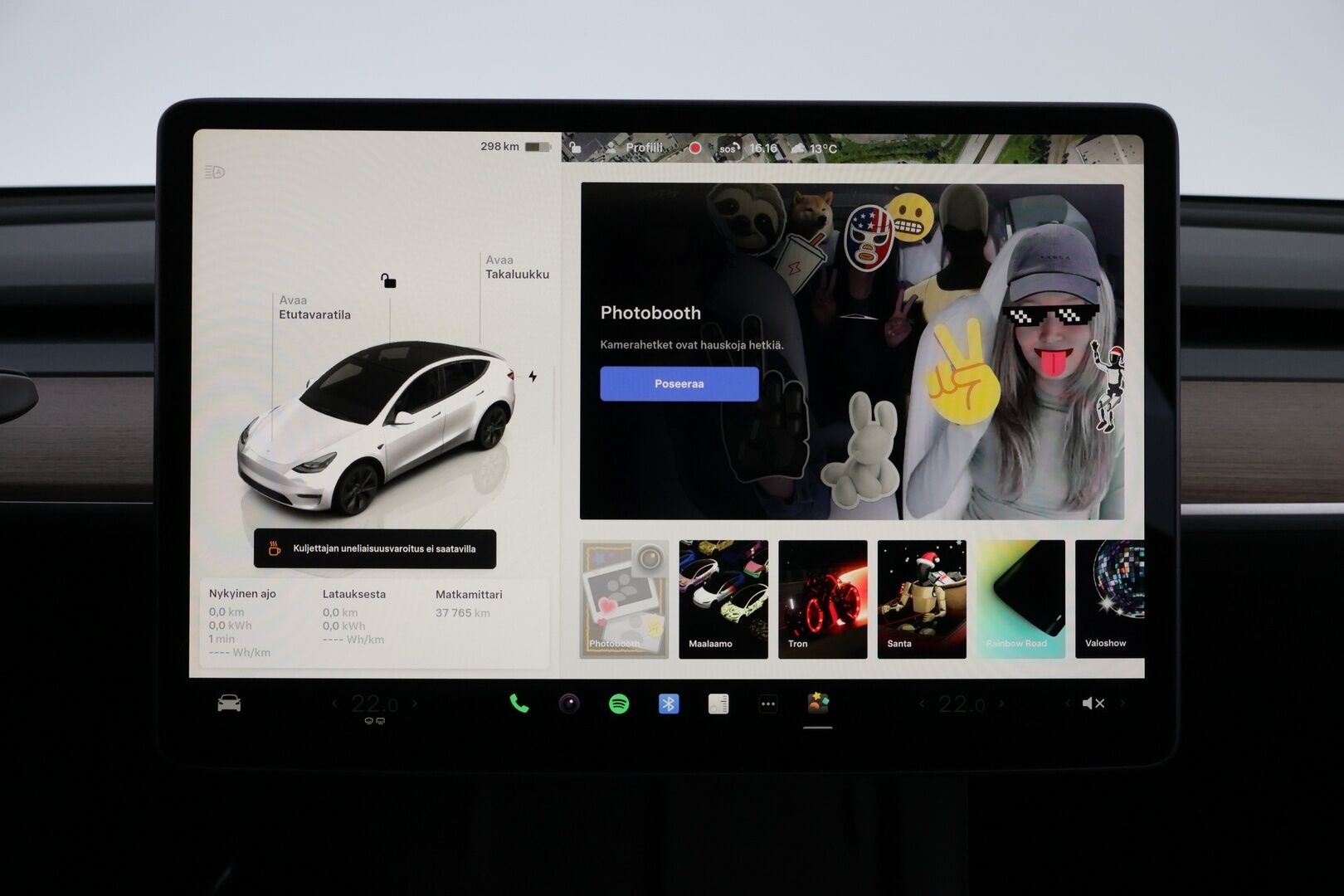 Tesla Model Y 2025 Long Range MY 2025 * 1OM Suomiauto / Vetokoukku / Matrix LED / Lämpöpumppu / Peruutuskamera / Nahkasisusta / Tulossa myyntiin!