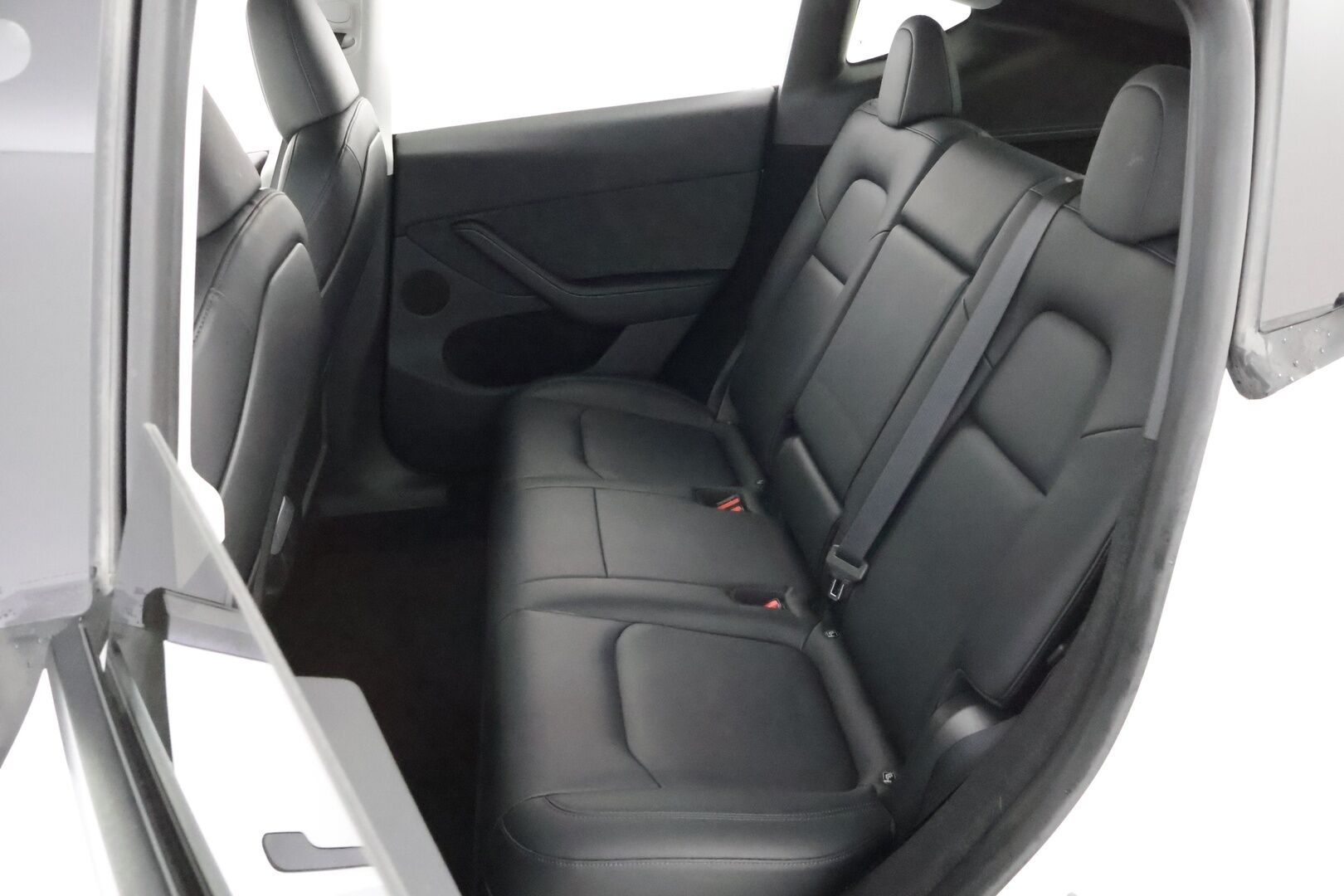 Tesla Model Y 2025 Long Range MY 2025 * 1OM Suomiauto / Vetokoukku / Matrix LED / Lämpöpumppu / Peruutuskamera / Nahkasisusta / Tulossa myyntiin!