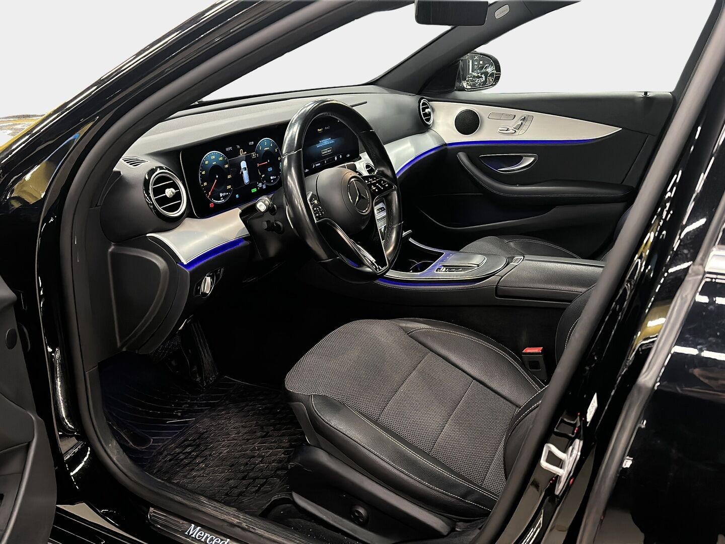 Mercedes-Benz E 2022 E 300 de 4MATIC * / Vetokoukku / Avantgarde / Neliveto / 360 / Blind Spot / Widescreen / Muistipenkit / * - Todella siisti tuote & erinomainen valinta talvea vaste! SoH lukema loistava - Osta nyt, maksa vasta ensi vuonna