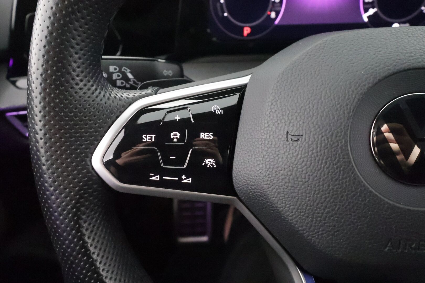 Volkswagen Golf 2023 GTE 180 kW (PHEV) DSG - ACC | Kaistavahti | P.Tutkat | LED | Navi | Sporttipenkit | Ratinlämmitin | Digimittari 