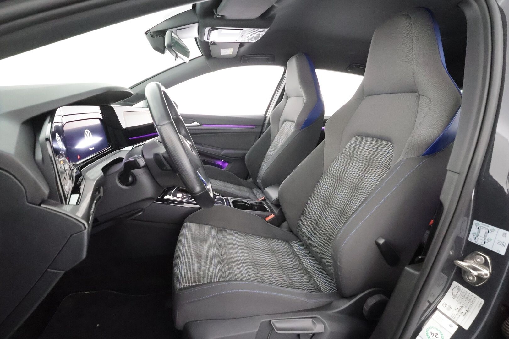 Volkswagen Golf 2023 GTE 180 kW (PHEV) DSG - ACC | Kaistavahti | P.Tutkat | LED | Navi | Sporttipenkit | Ratinlämmitin | Digimittari 