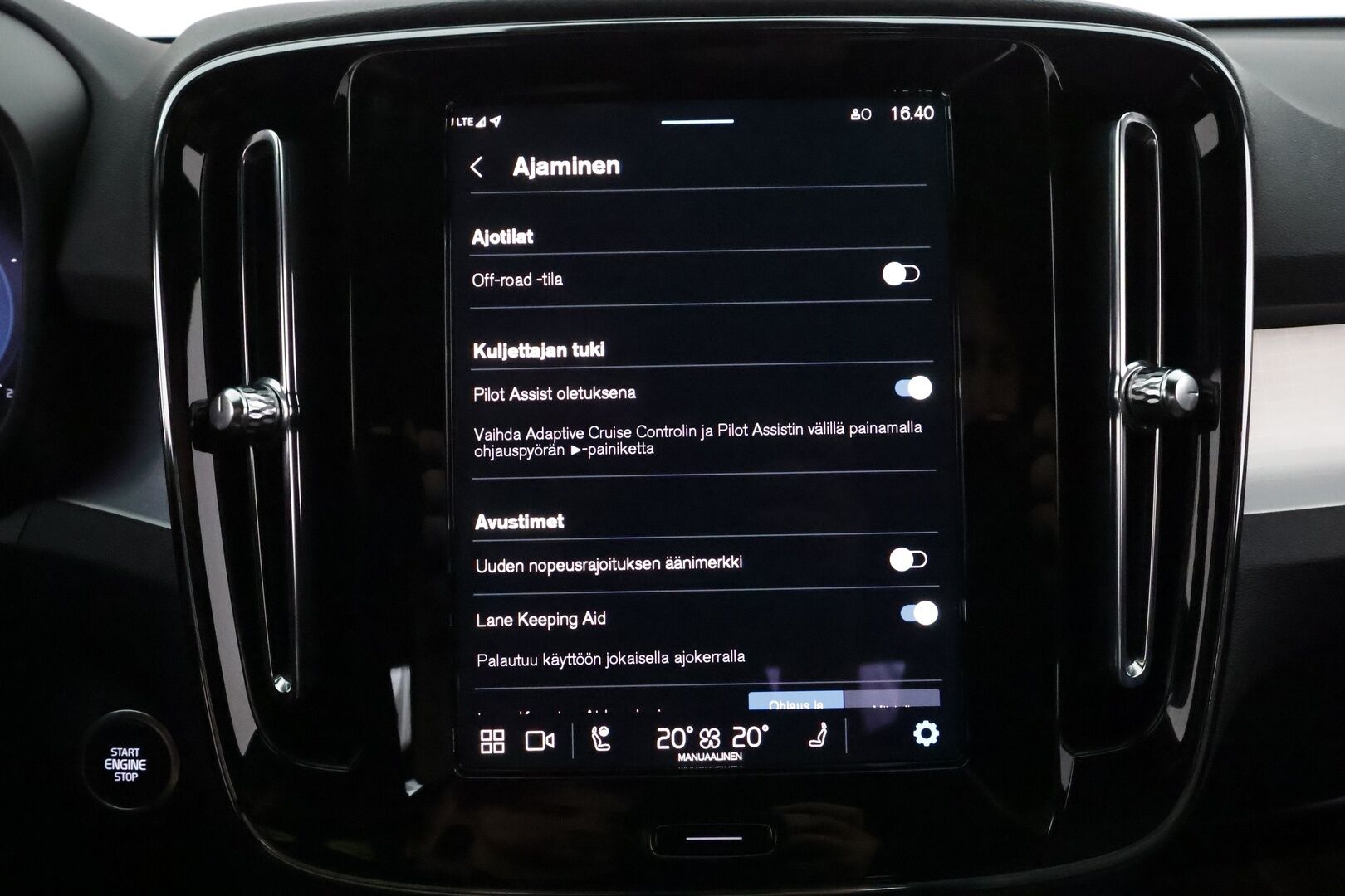 Volvo XC40 2025 B3 MHEV Edition DCT aut **Adapt.vakkari / 360.kamera / Facelift / Webasto / BLIS / Navi / KeylessGo** - 1.Om Suomi-auto / Kahdet renkaat aluvanteilla / Penkinlämmittimet takana / Ratinlämmitin / High Performance Audio - Osta nyt, maksa vasta ensi vuonna