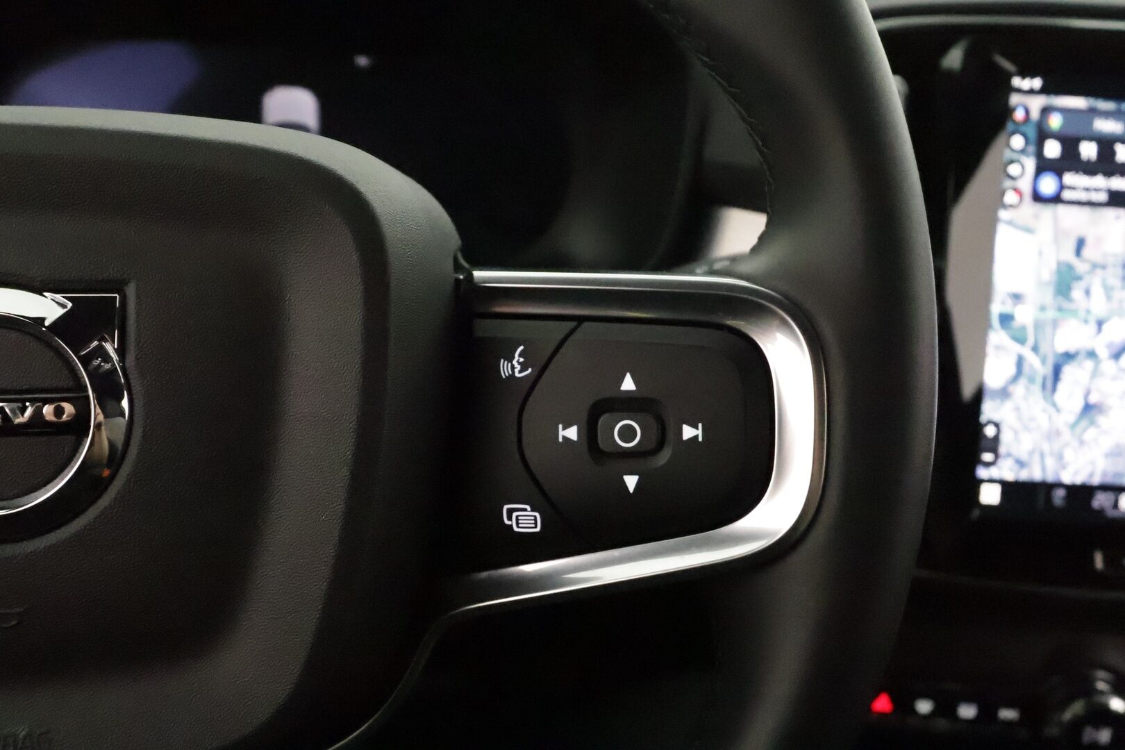 Volvo XC40 2025 B3 MHEV Edition DCT aut **Adapt.vakkari / 360.kamera / Facelift / Webasto / BLIS / Navi / KeylessGo** - 1.Om Suomi-auto / Kahdet renkaat aluvanteilla / Penkinlämmittimet takana / Ratinlämmitin / High Performance Audio - Osta nyt, maksa vasta ensi vuonna