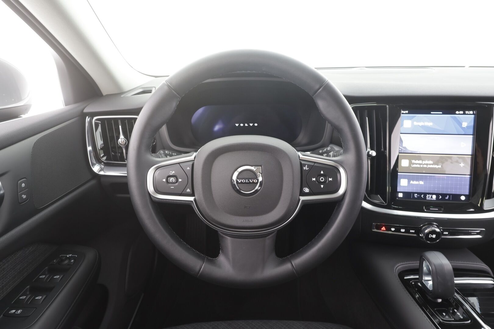 Volvo V60 2025 T6 AWD Long Range Core aut - | ACC | Pilot Assist | P.kamera | BLIS | Keyless | High. perf. audio | Lämm. ratti | Sähk. takaluukku | 2x renkaat aluin | 1-om suomiauto | ALV |