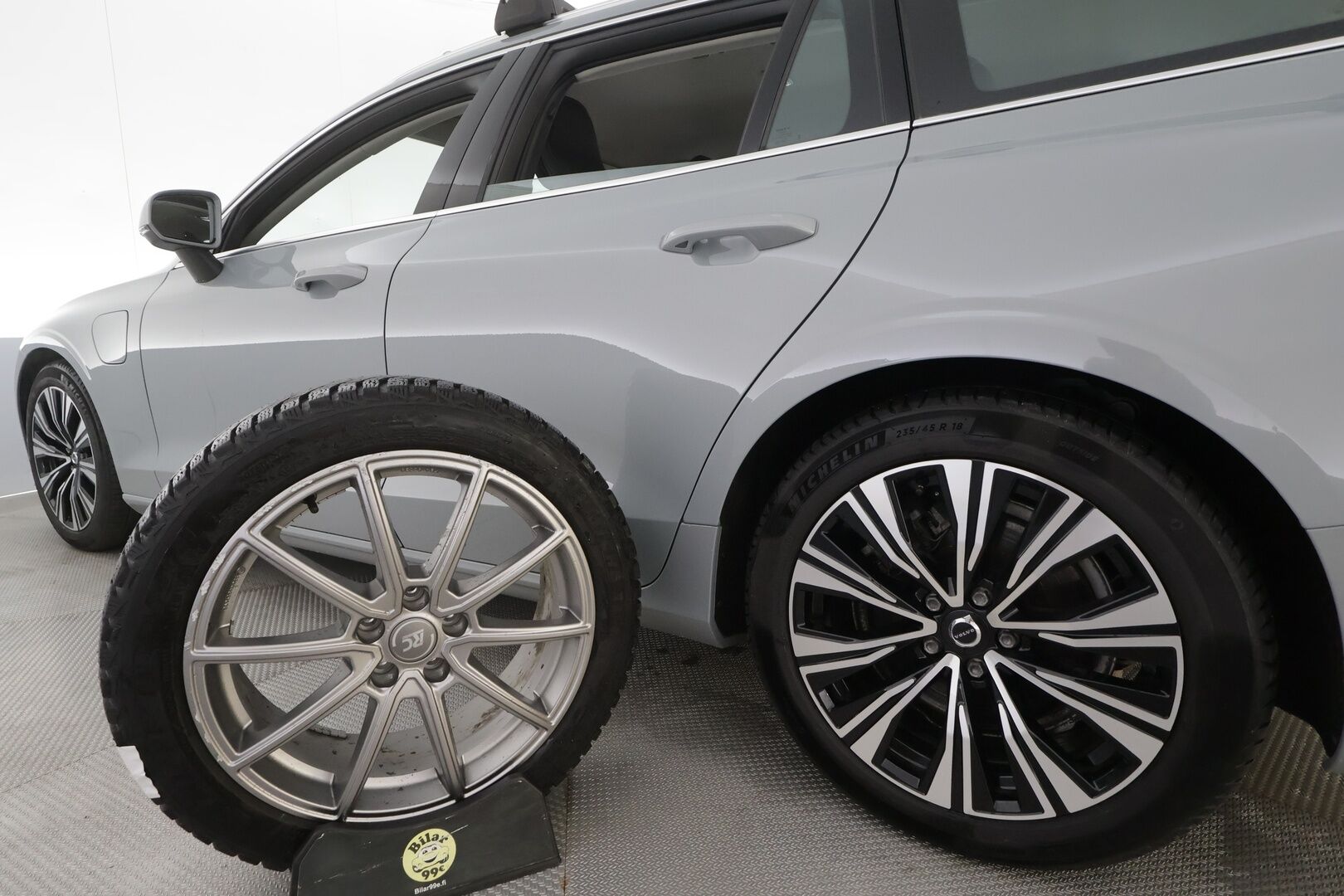 Volvo V60 2025 T6 AWD Long Range Core aut - | ACC | Pilot Assist | P.kamera | BLIS | Keyless | High. perf. audio | Lämm. ratti | Sähk. takaluukku | 2x renkaat aluin | 1-om suomiauto | ALV |