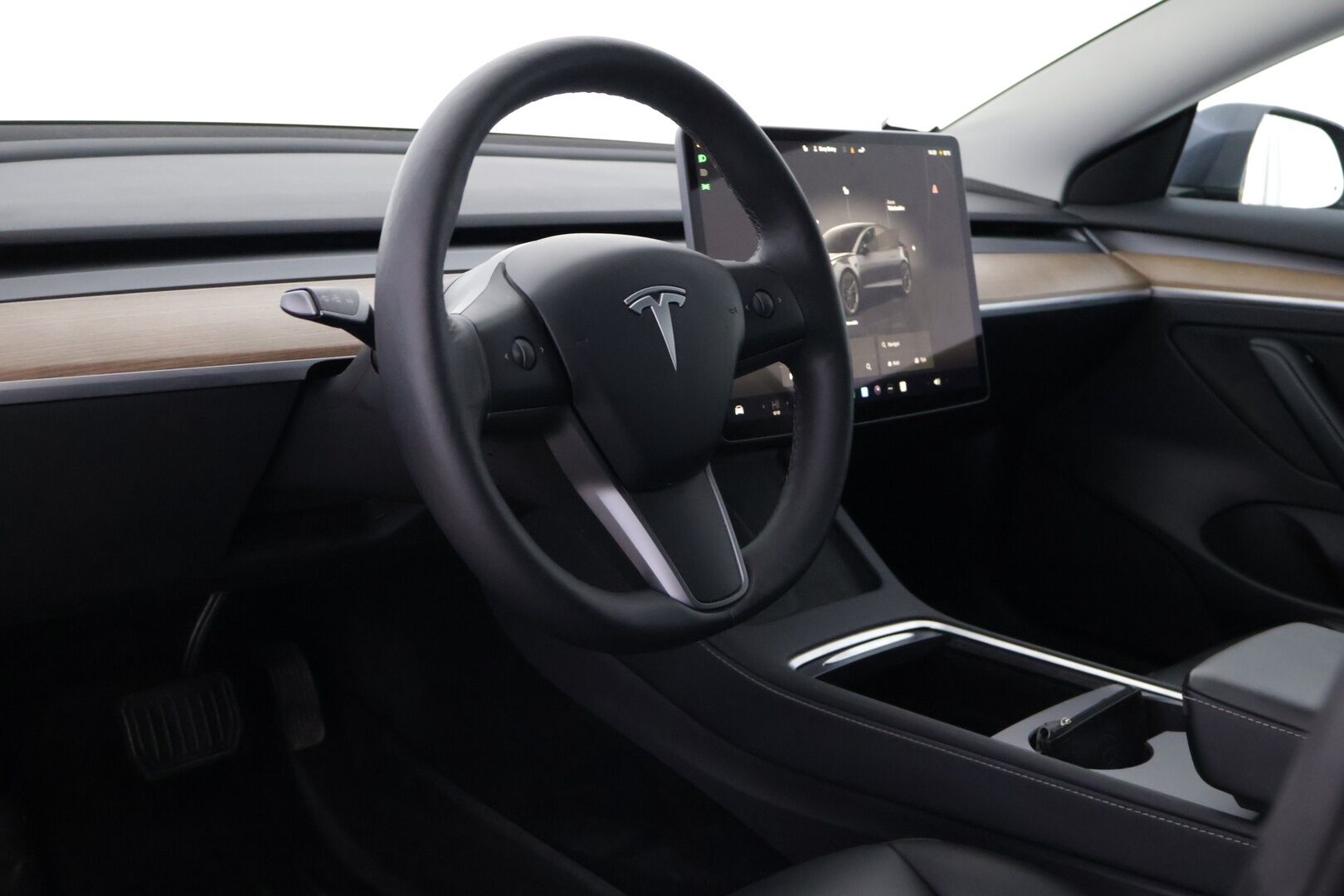 Tesla Model 3 2023 Standard Range Plus *Autopilot 3 / ILP / Lasikatto / Kahdet vanteet / Akuston esilämmitys / Sähkökontti* - AMD Ryzen