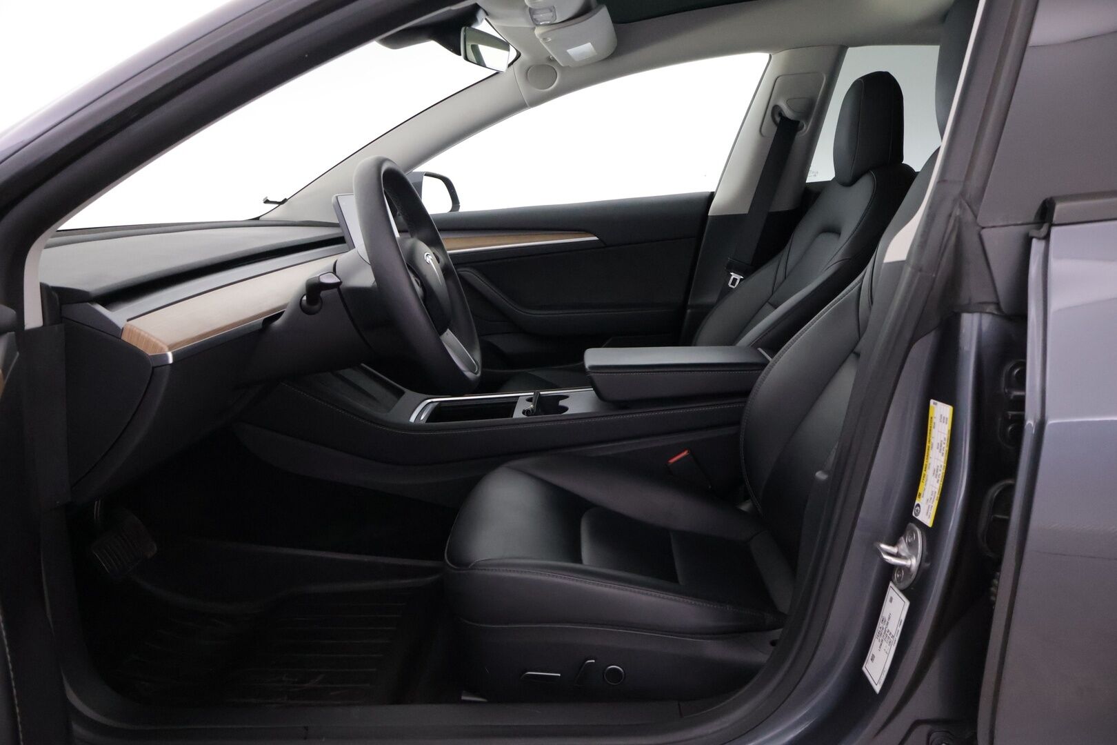 Tesla Model 3 2023 Standard Range Plus *Autopilot 3 / ILP / Lasikatto / Kahdet vanteet / Akuston esilämmitys / Sähkökontti* - AMD Ryzen